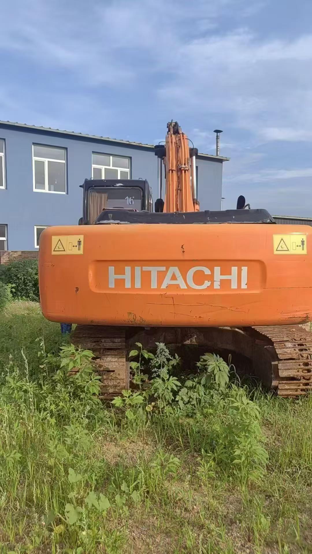 Buy Hitachi EX200-5 Used Excavator / 3