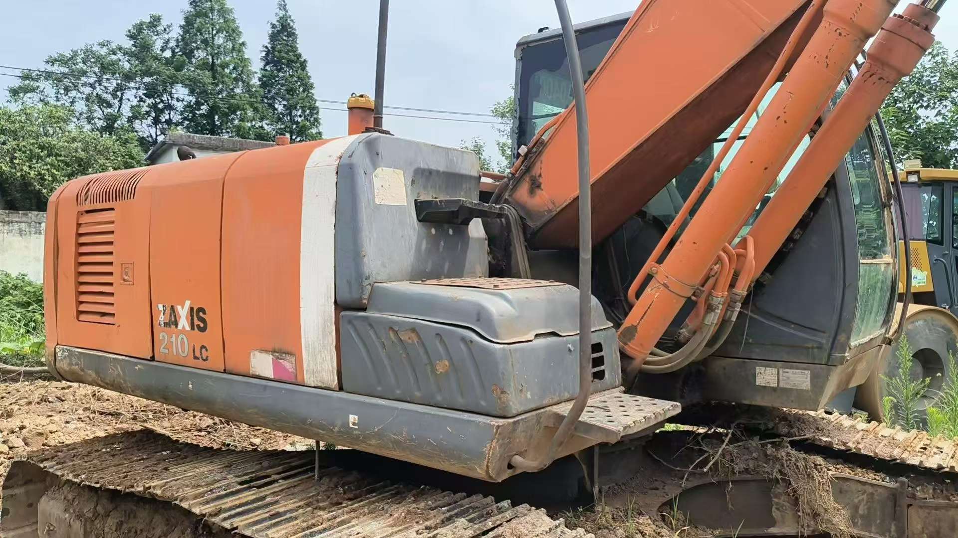 Buy Hitachi ZX210LC-3 Used Excavator / 8