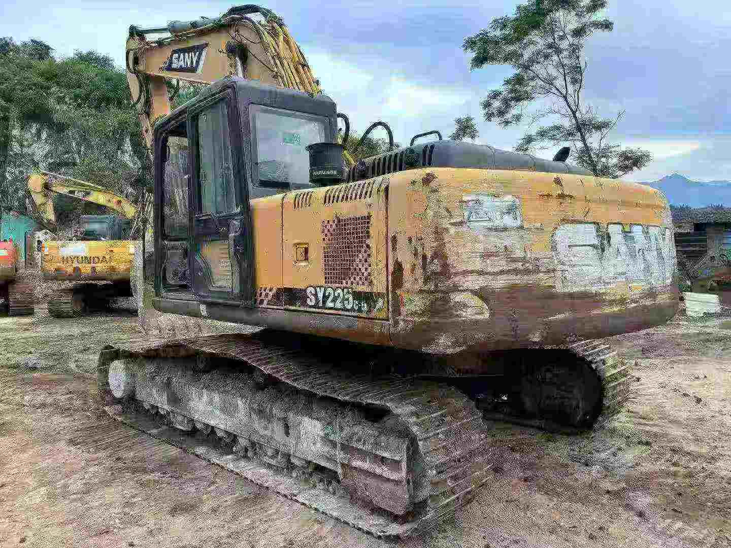 Buy Sany SY225C-8 Used Excavator / 2