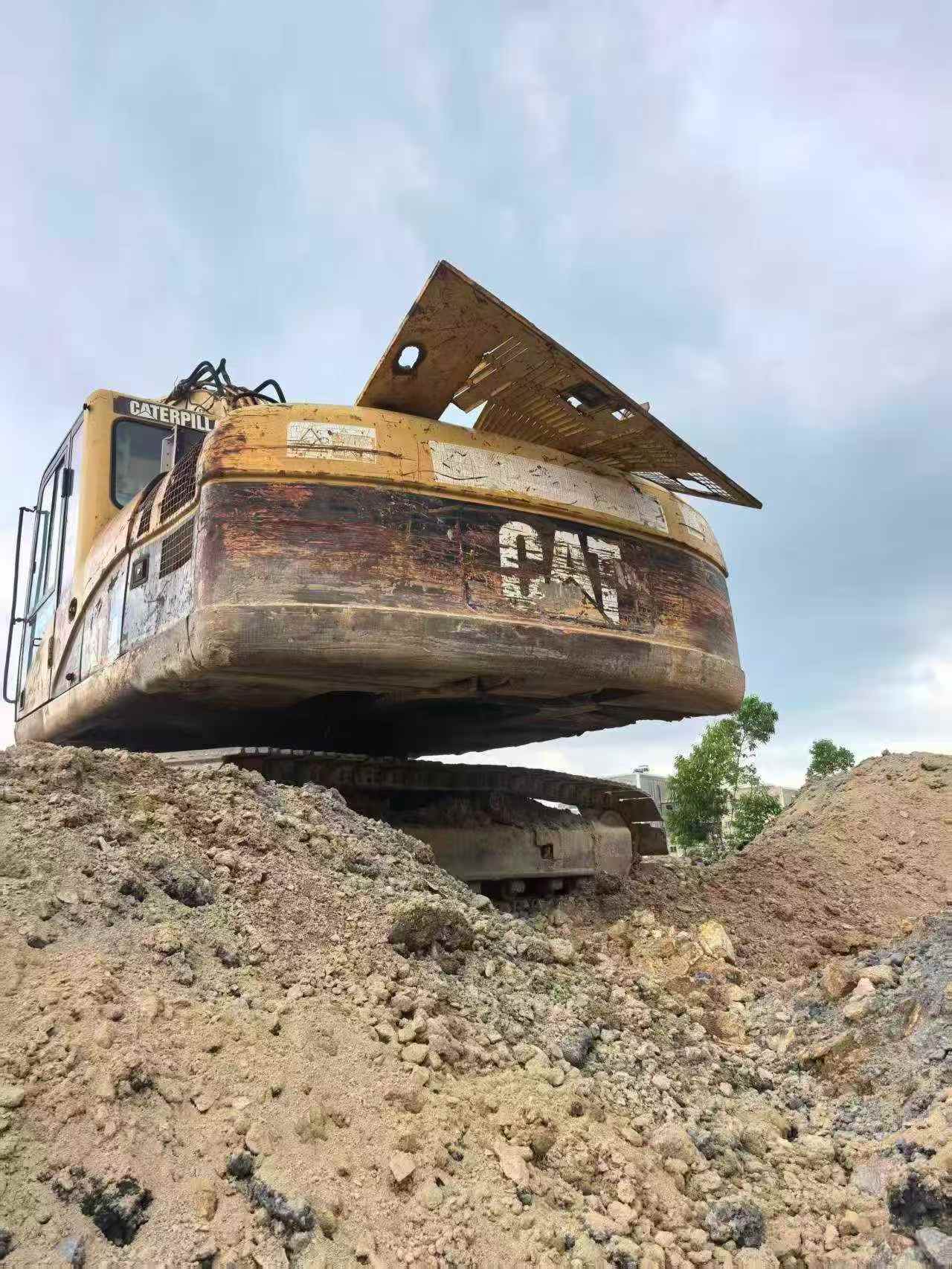 Buy Caterpillar 320C Used Excavator / 2