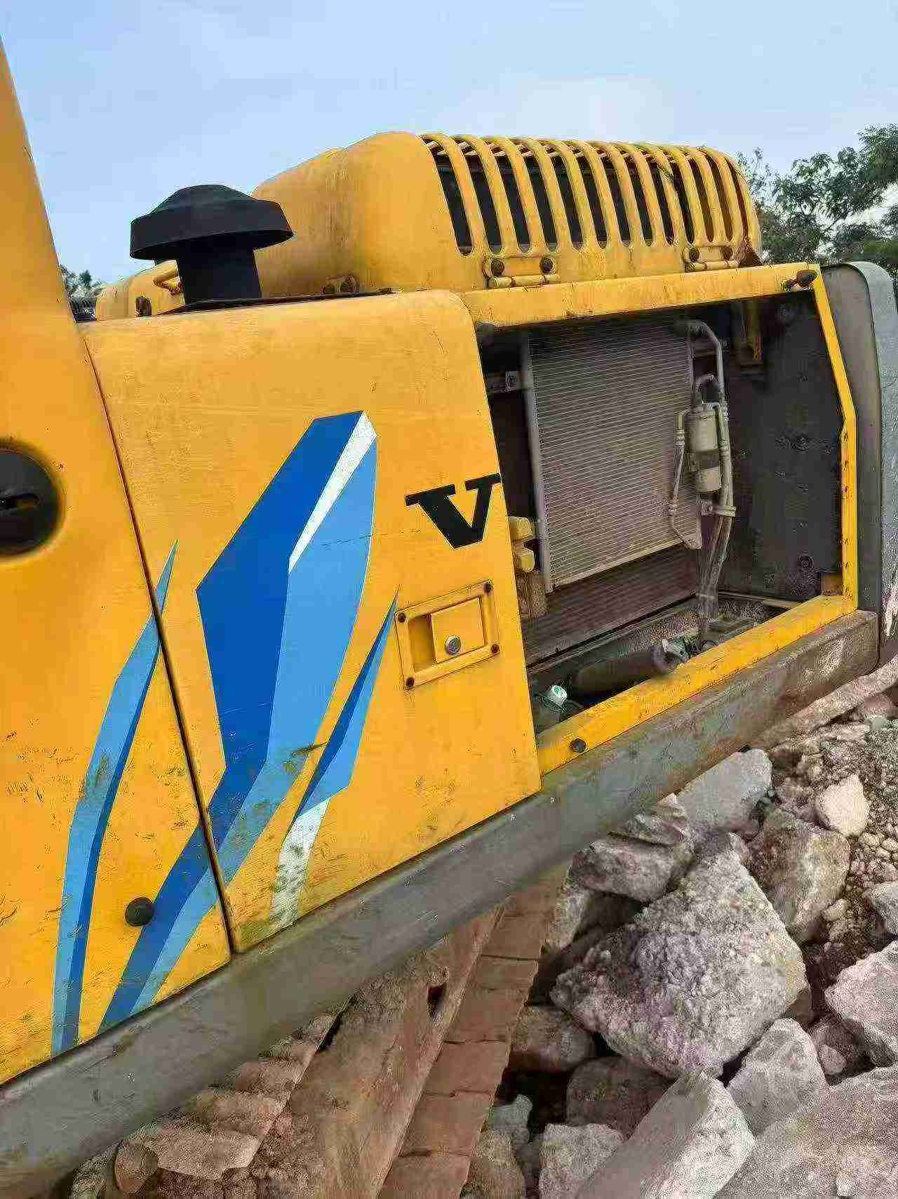 Buy Volvo EC210B Used Excavator / 3