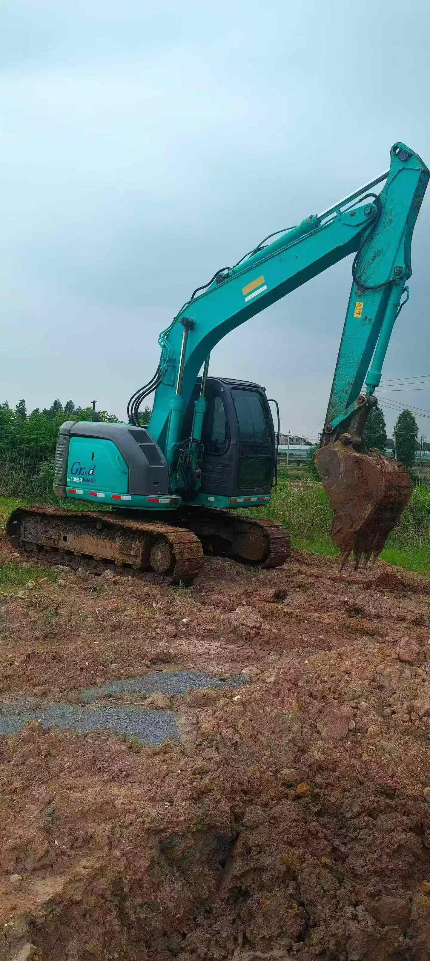 Buy Kobelco SK115SR Used Excavator / 2