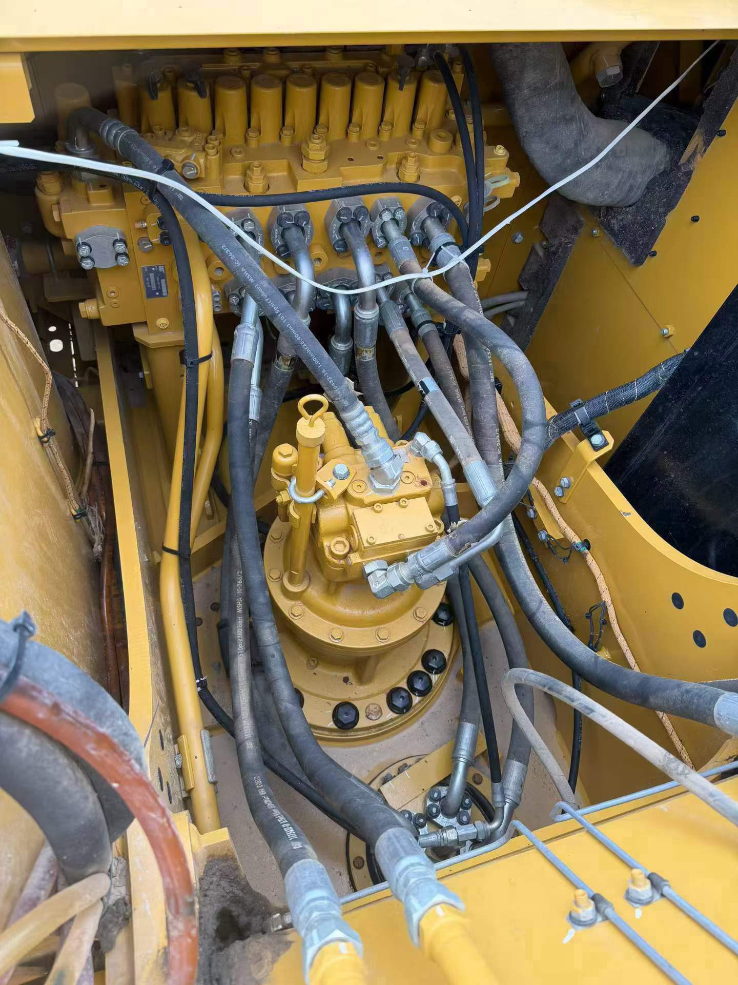 Buy Caterpillar 323 Used Excavator / 4