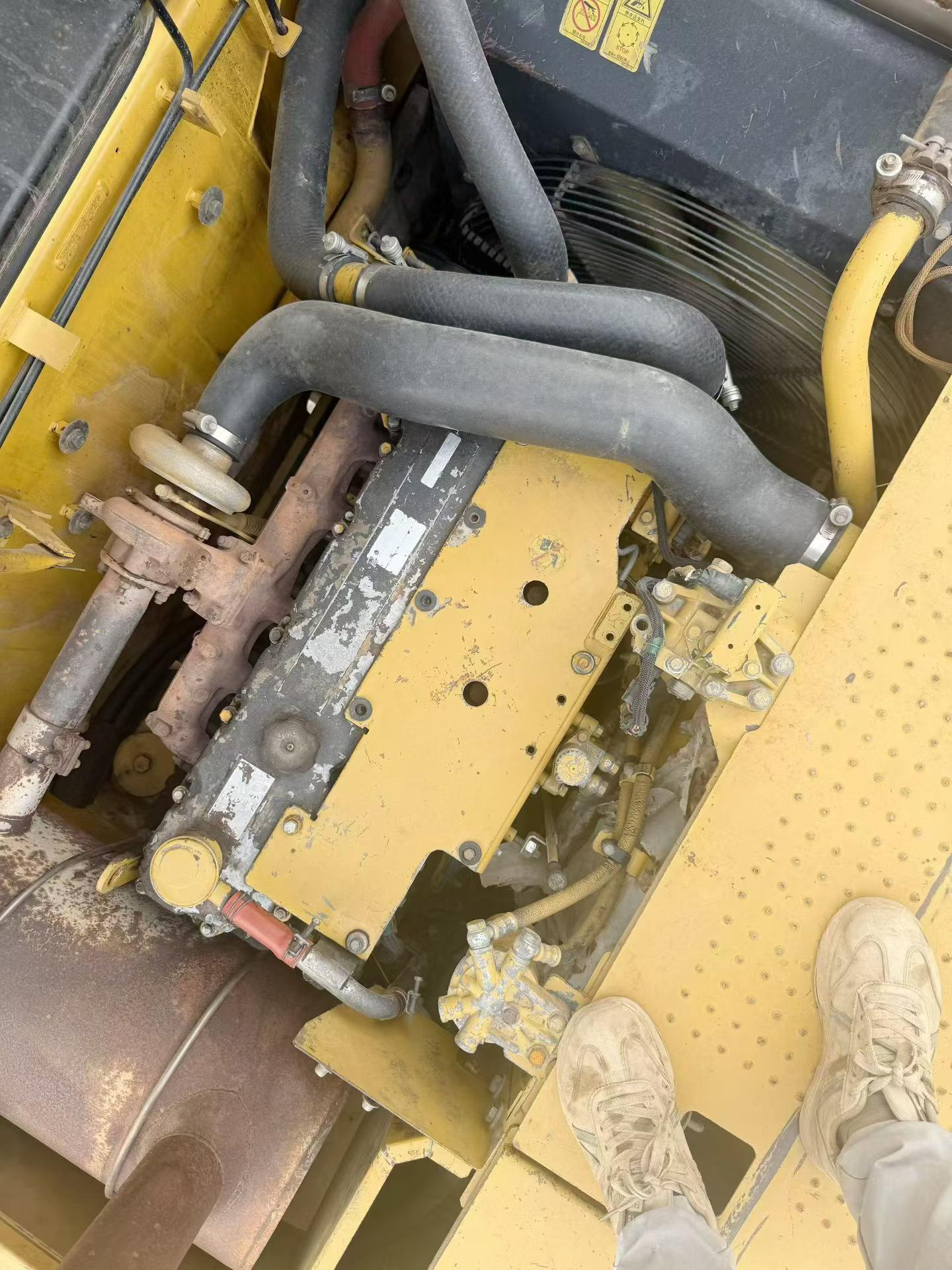 Buy Caterpillar 320D Used Excavator / 8