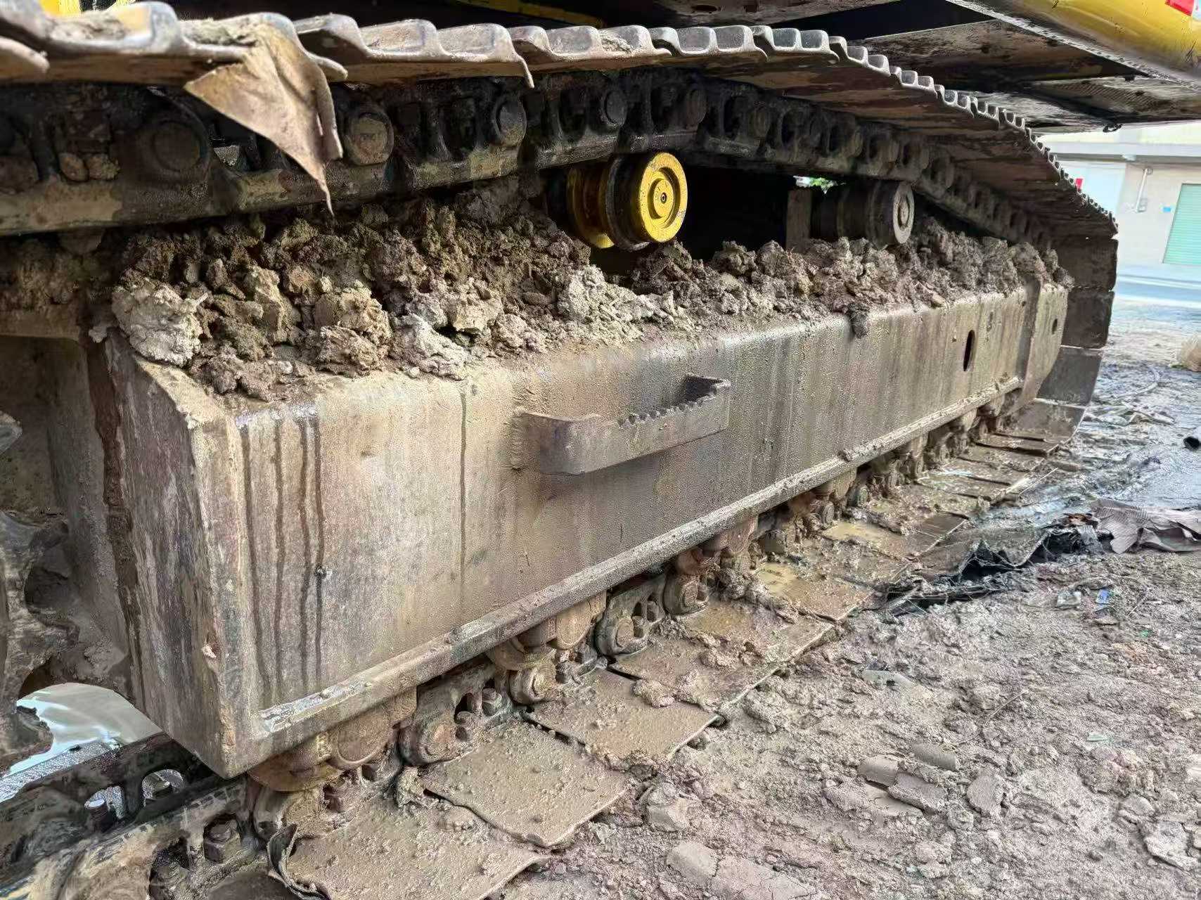 Buy Komatsu PC200-6E Used Excavator / 7