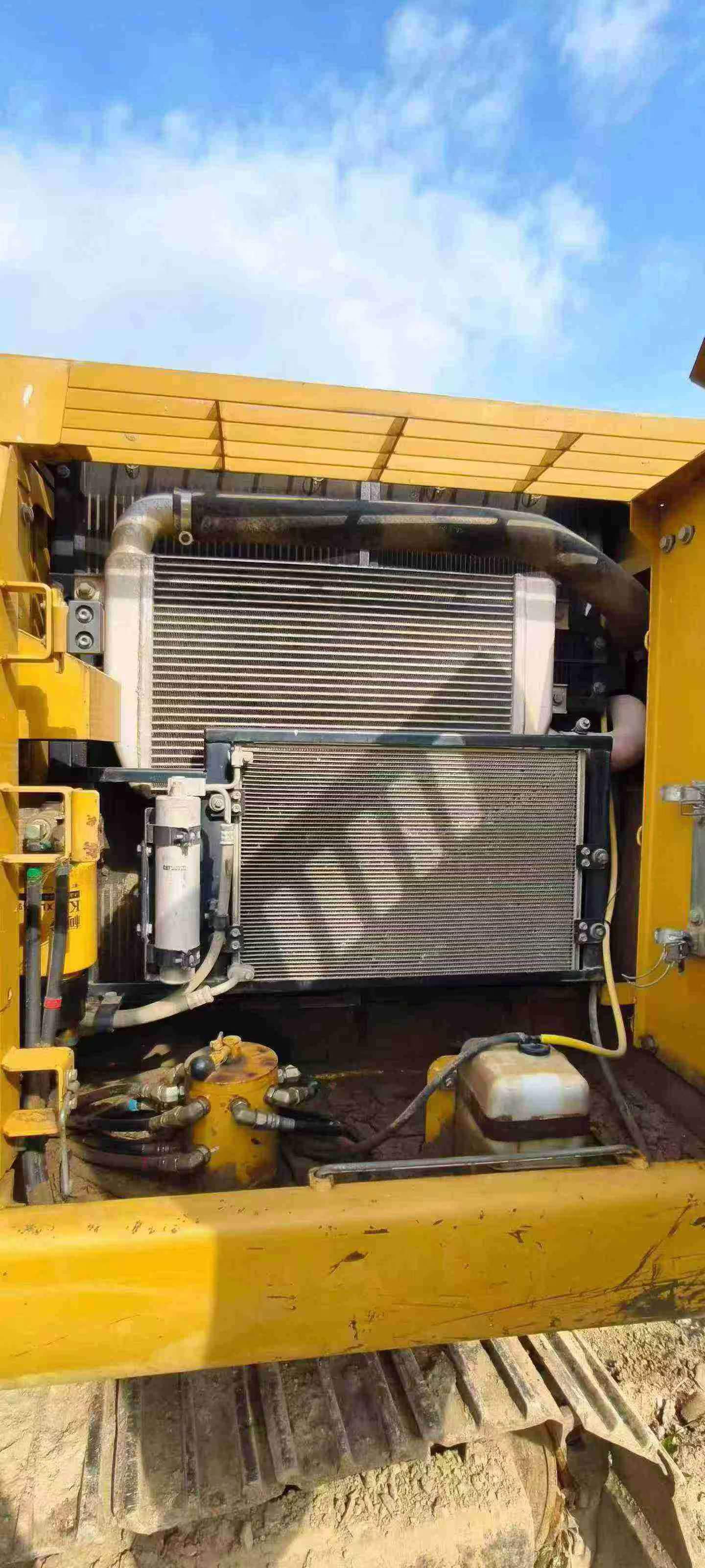 Buy Caterpillar 320D Used Excavator / 8