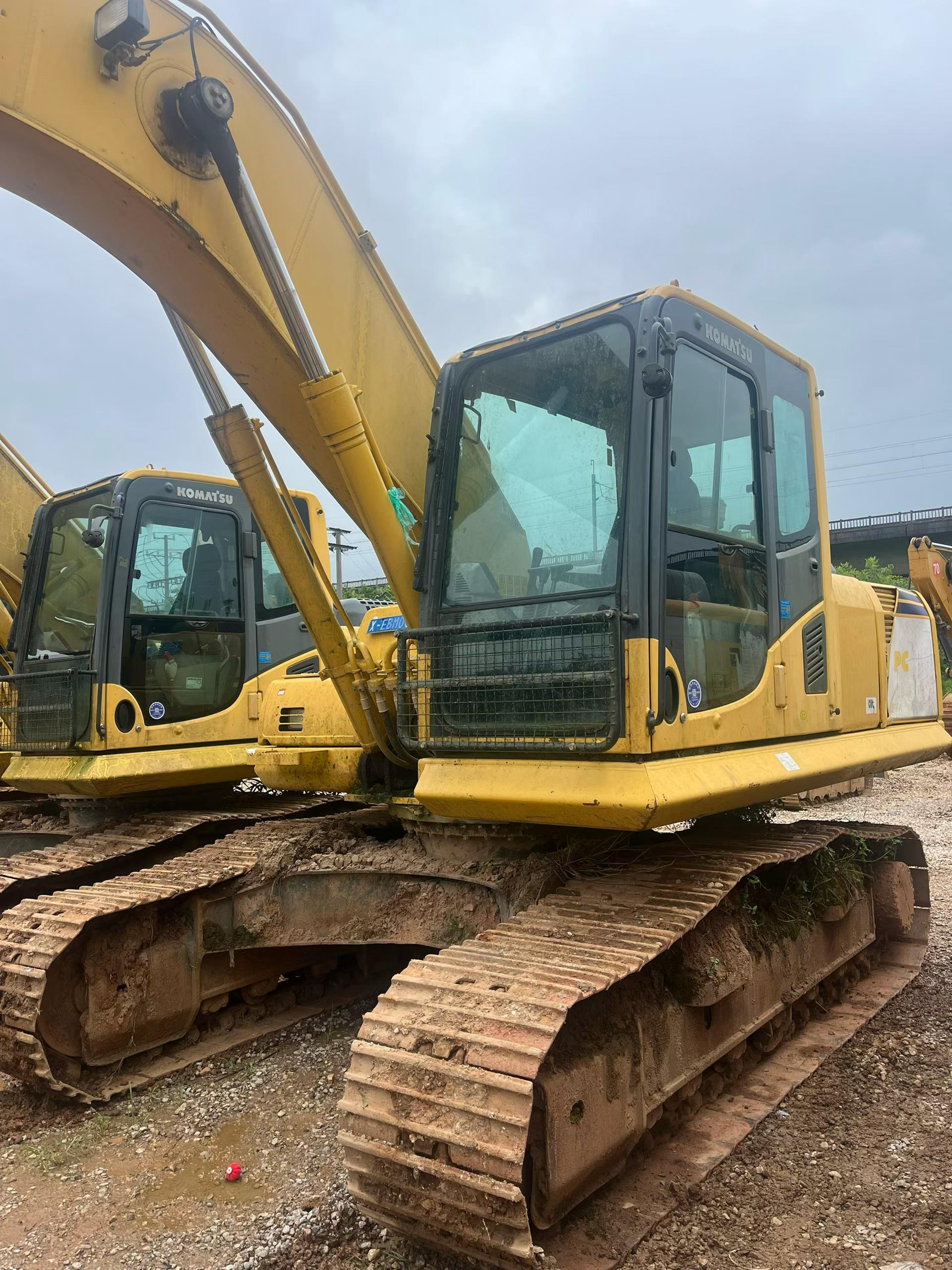 Buy Komatsu PC200 Used Excavator / 8