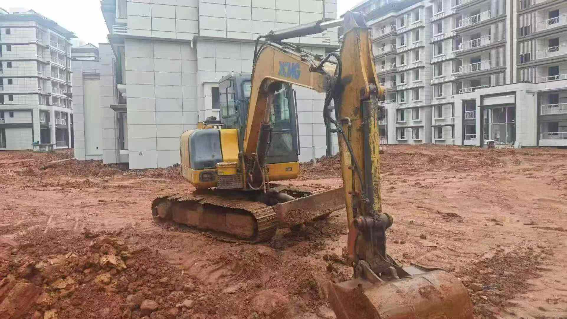 Buy XCMG LW60G Used Excavator / 4