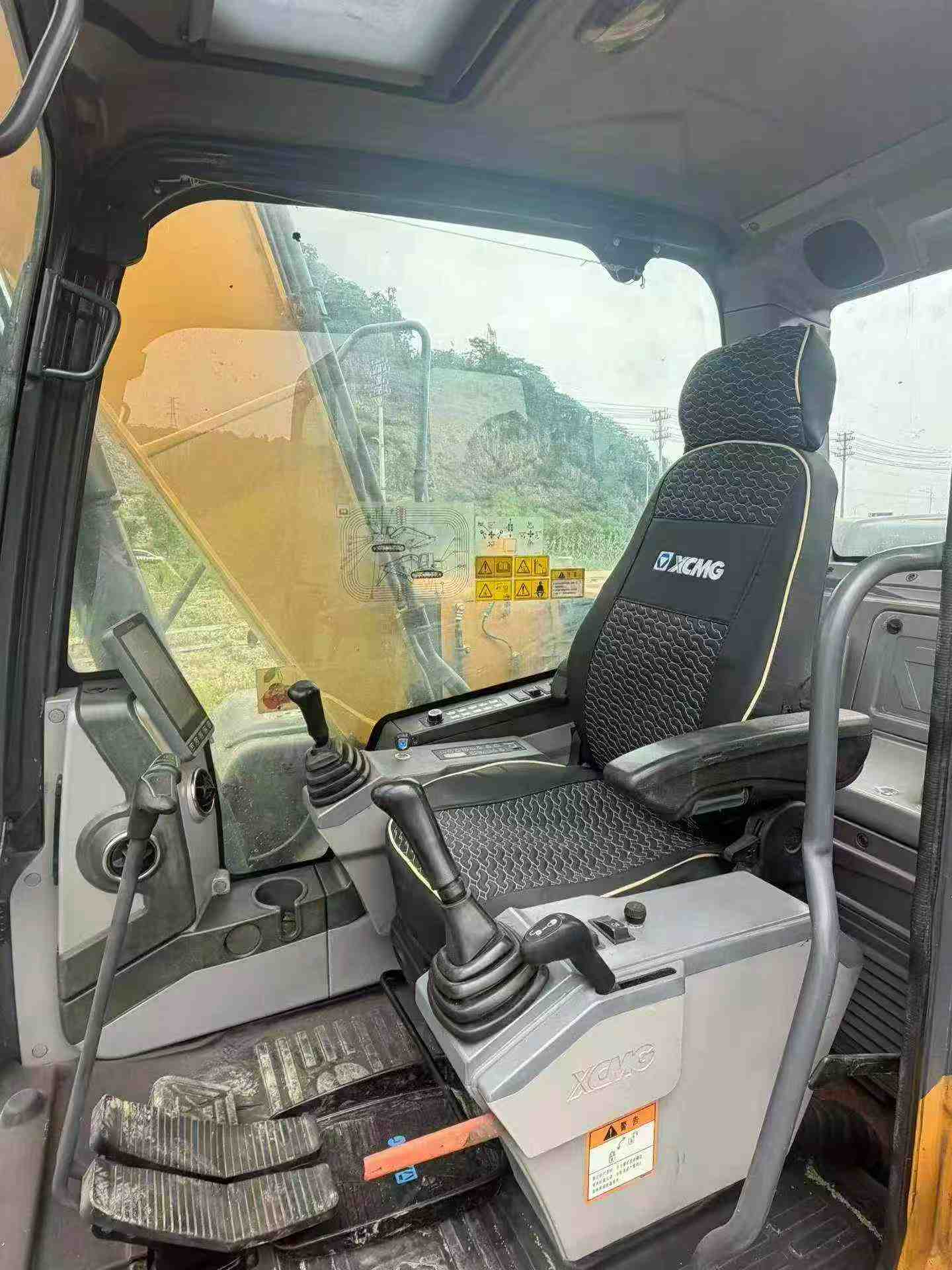 Buy XCMG LW150FV Used Excavator / 2