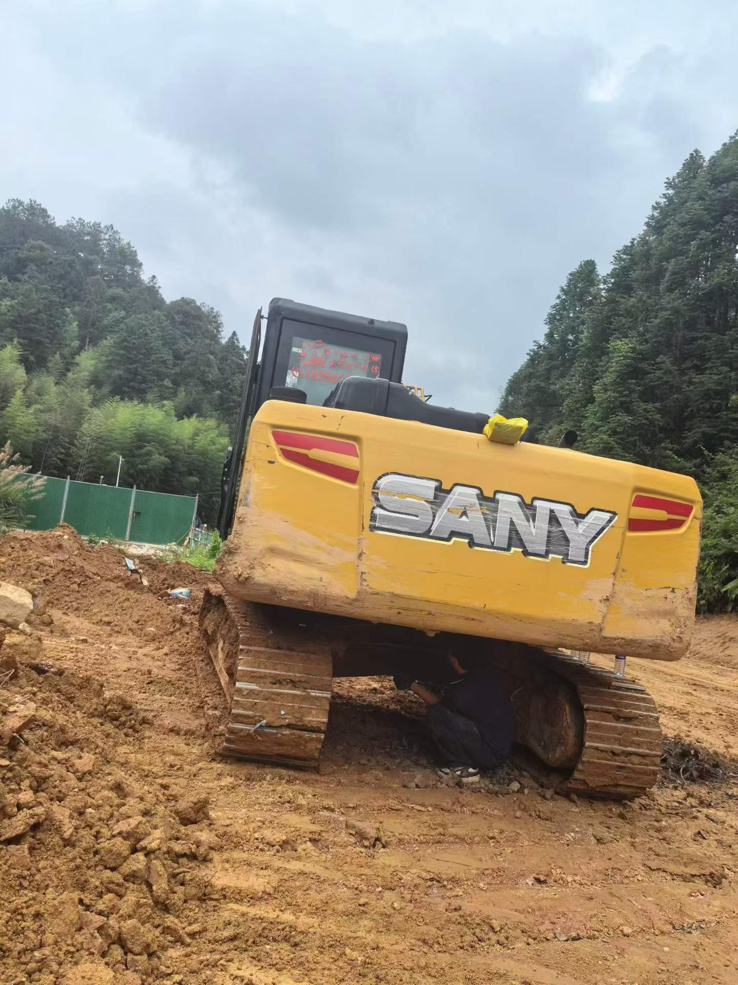 Buy Sany SY135 Used Excavator / 3