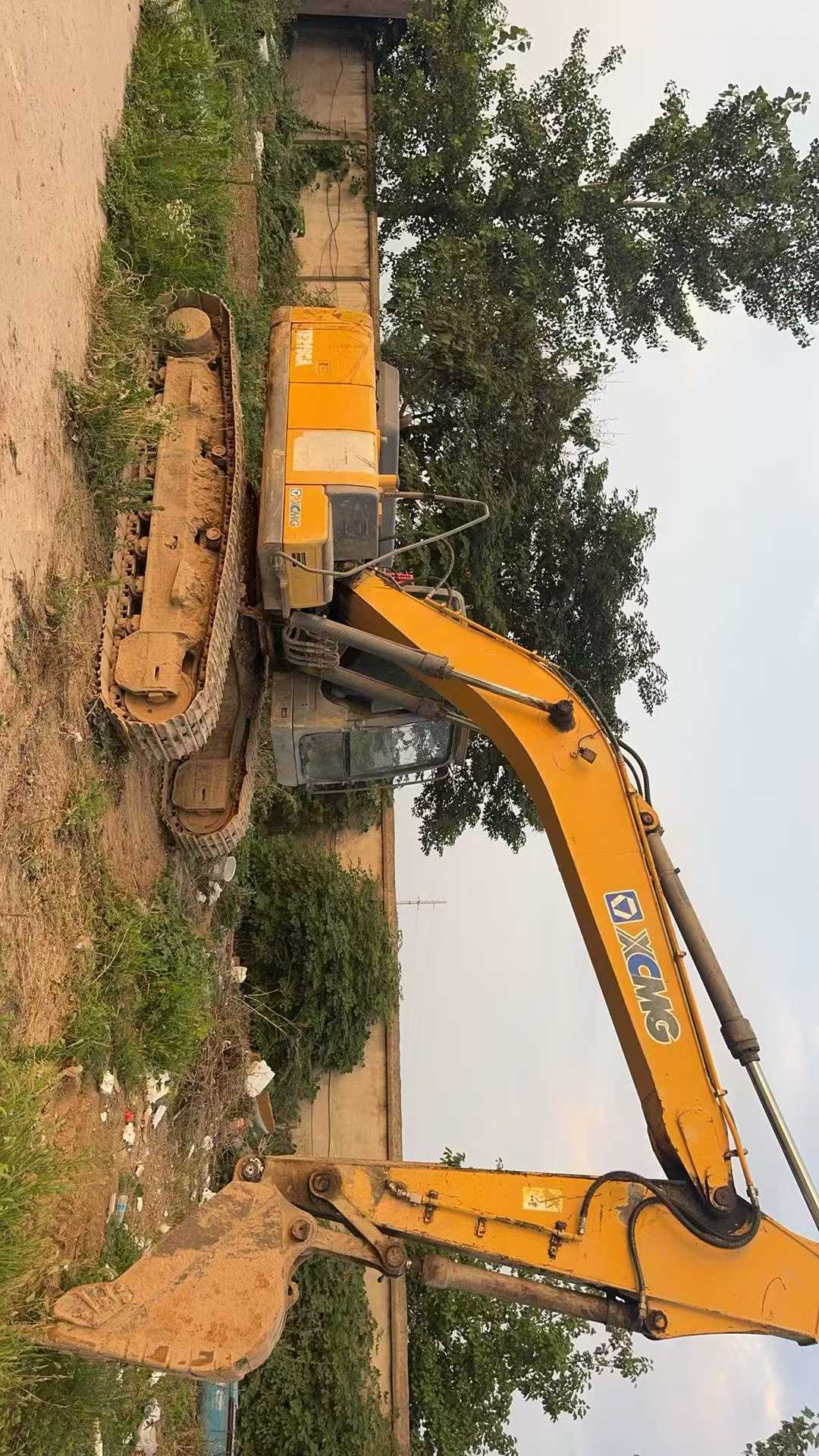 Buy XCMG XE215 Used Excavator / 7