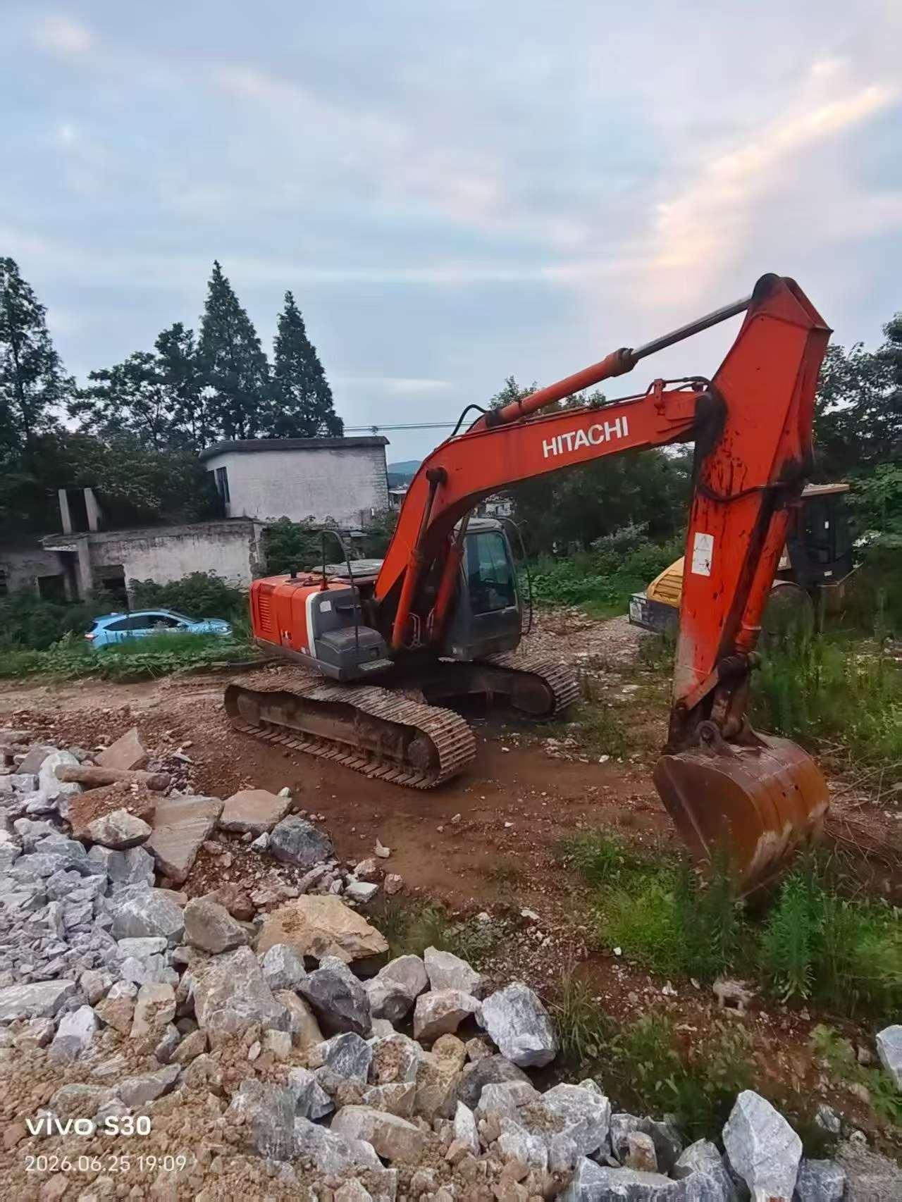 Buy Hitachi ZX210LC-3 Used Excavator / 5