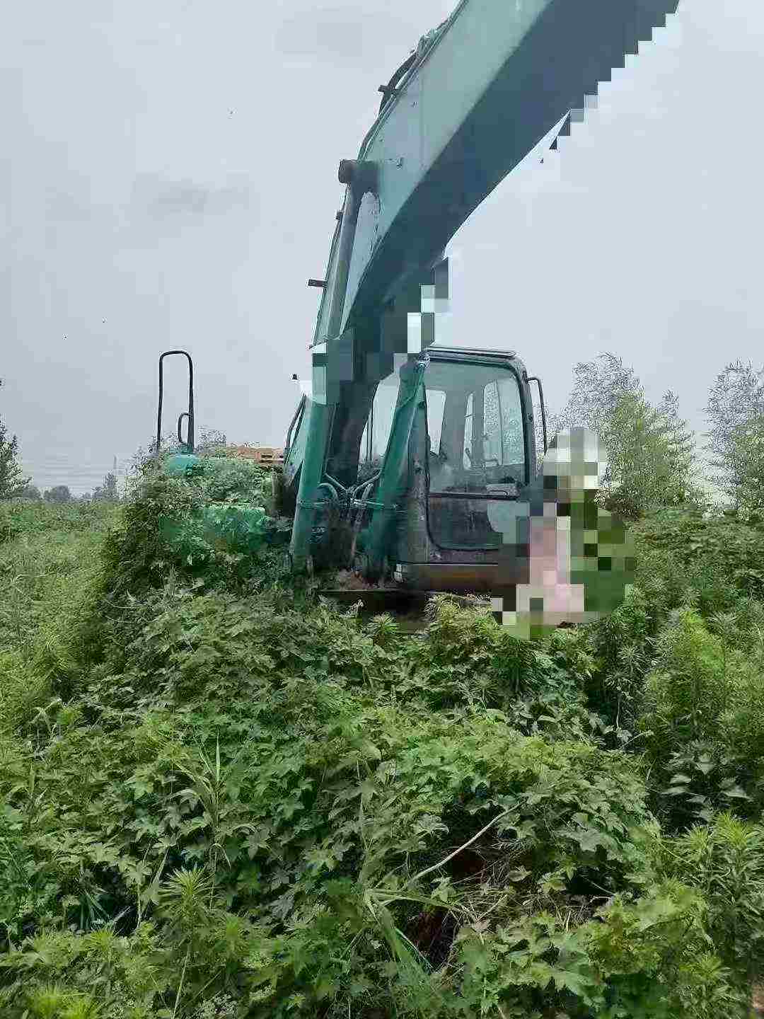 Buy Kobelco SK200 Used Excavator / 9