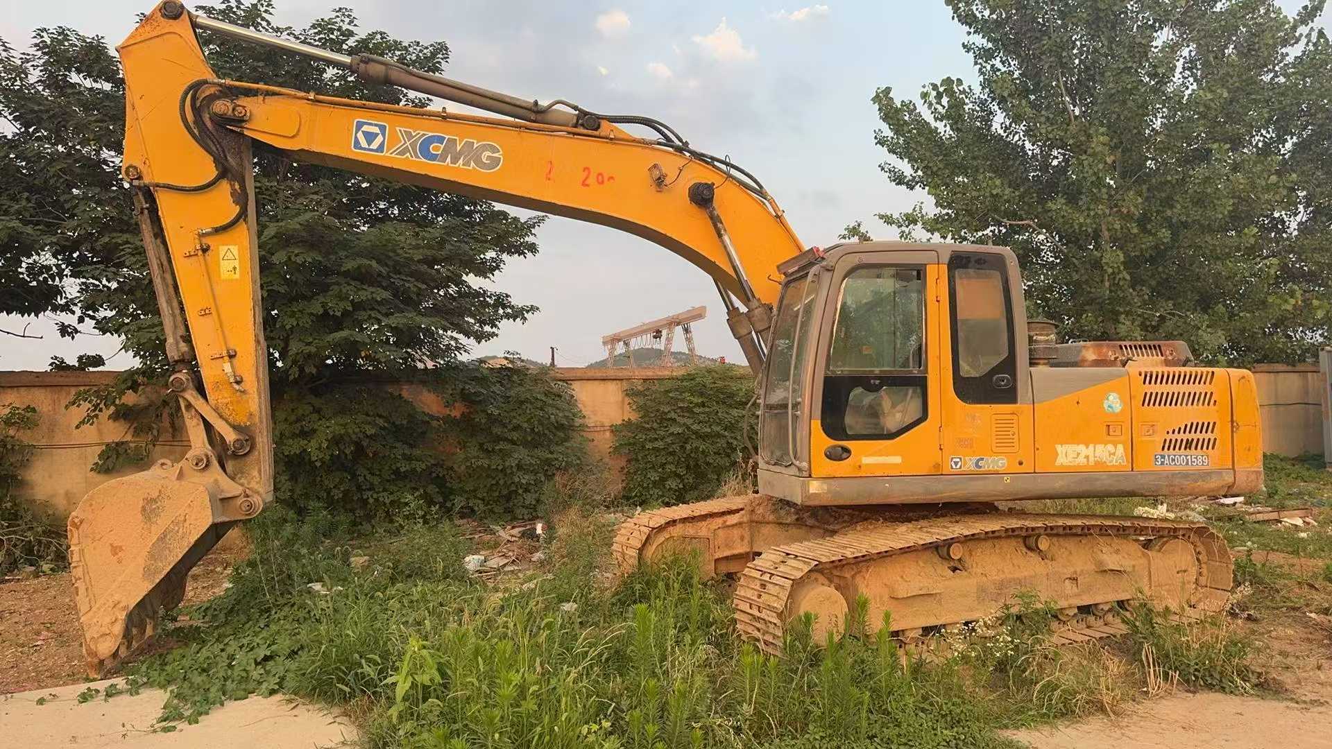Buy XCMG XE215 Used Excavator / 8