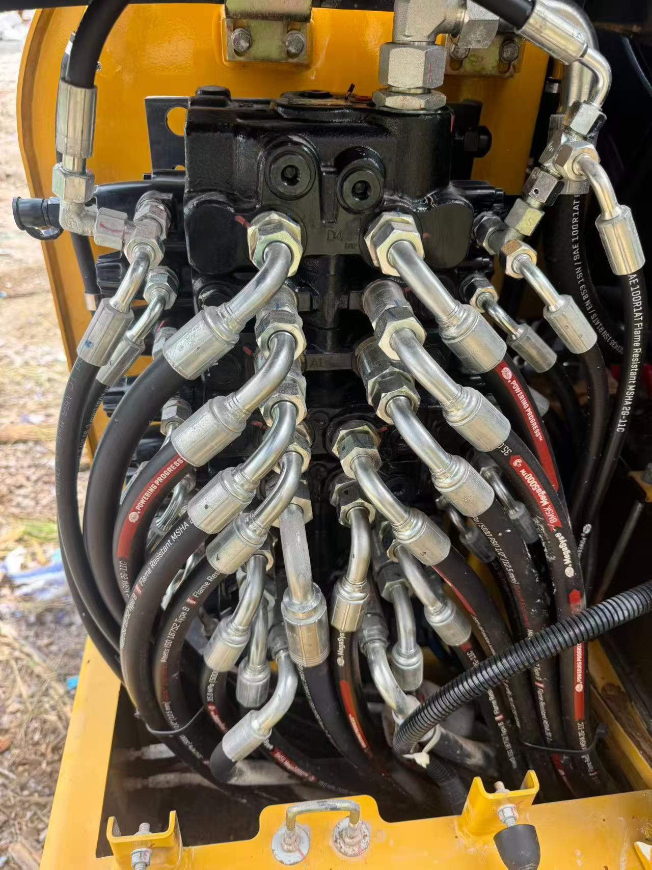 Buy XCMG XE60 Used Excavator / 6