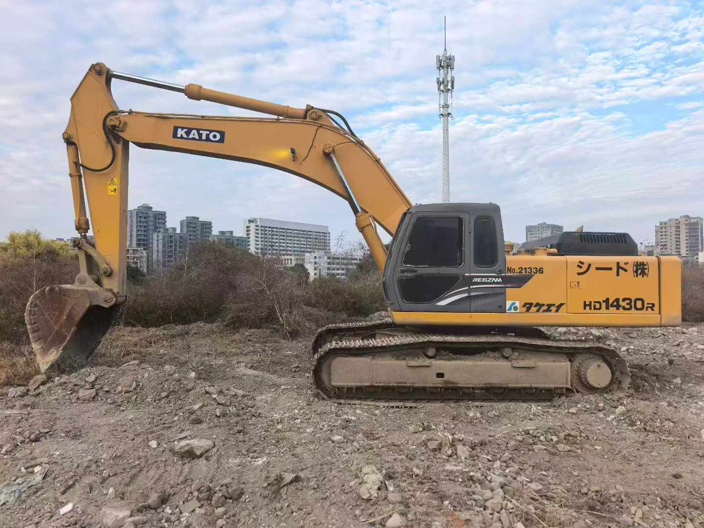 Buy Kato HD1430 Used Excavator / 9