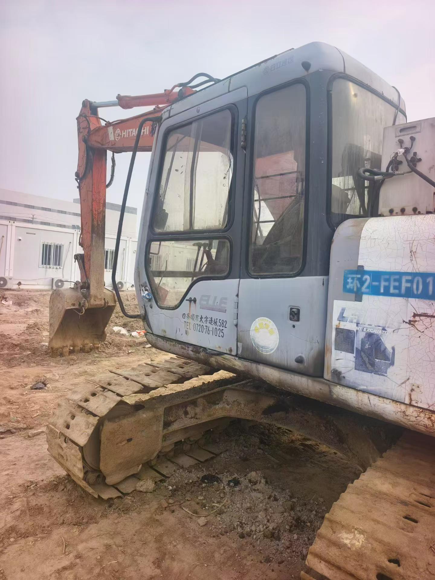 Buy Hitachi EX120-2 Used Excavator / 4