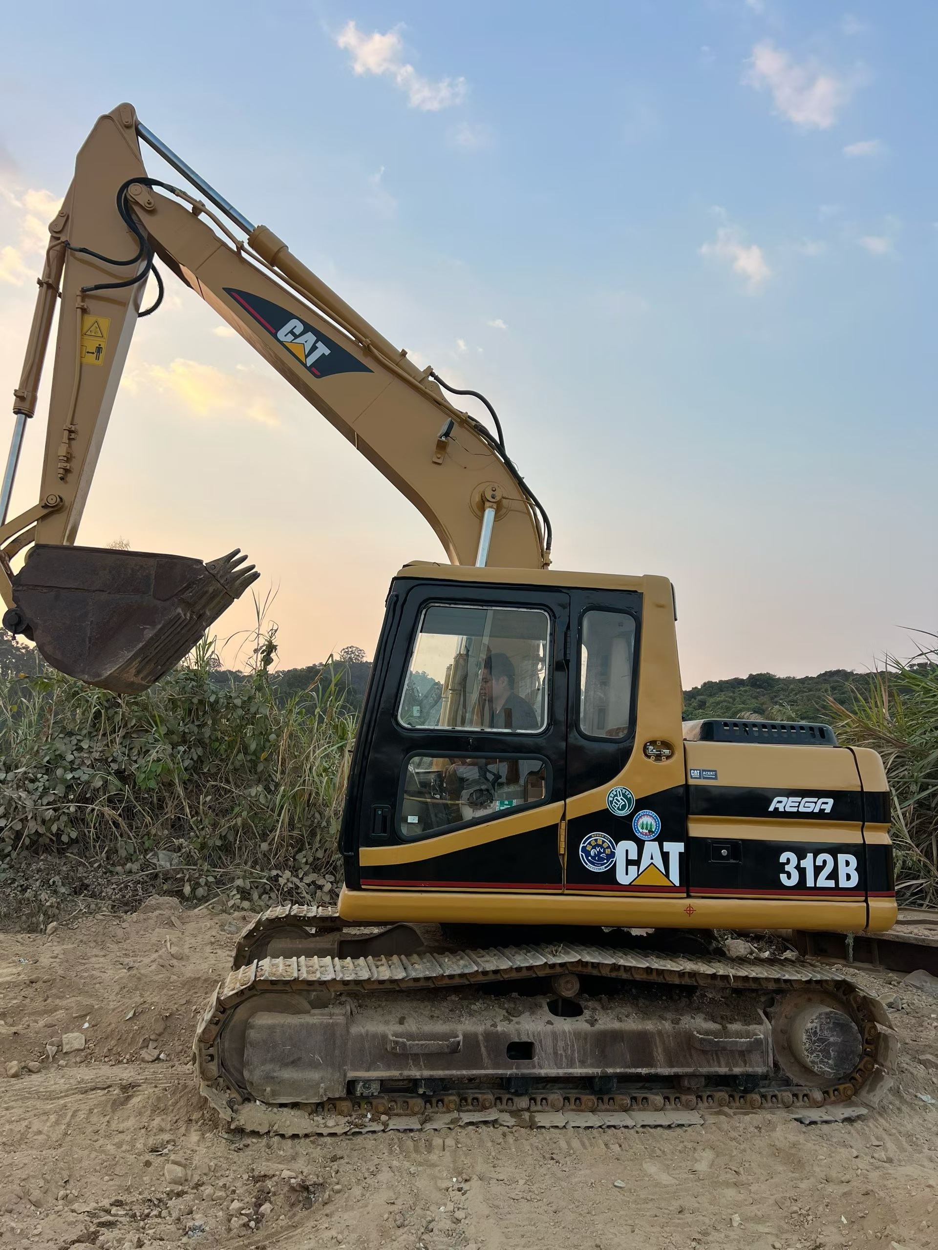 Buy Caterpillar 312B Used Excavator / 2