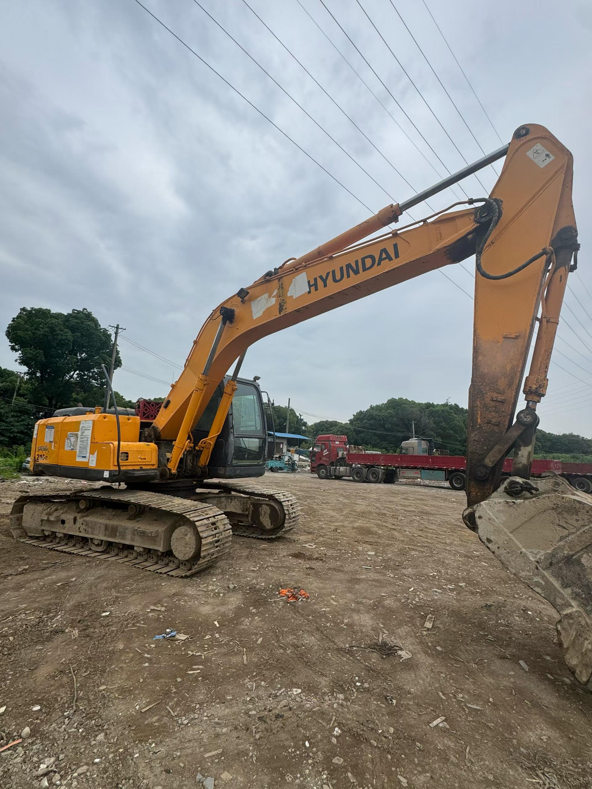 Buy Hyundai R215-7 Used Excavator / 4