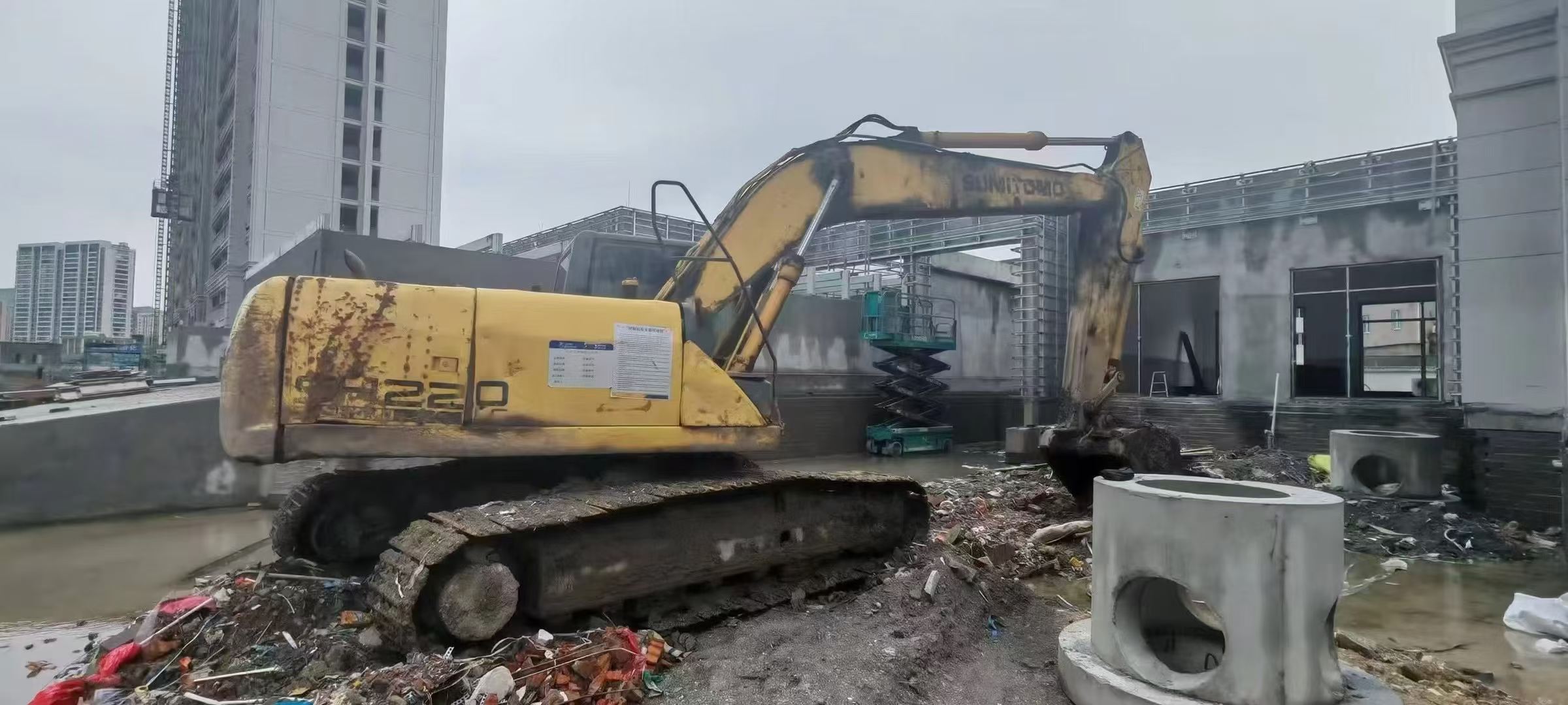 Buy Sumitomo SH210-5 Used Excavator / 2