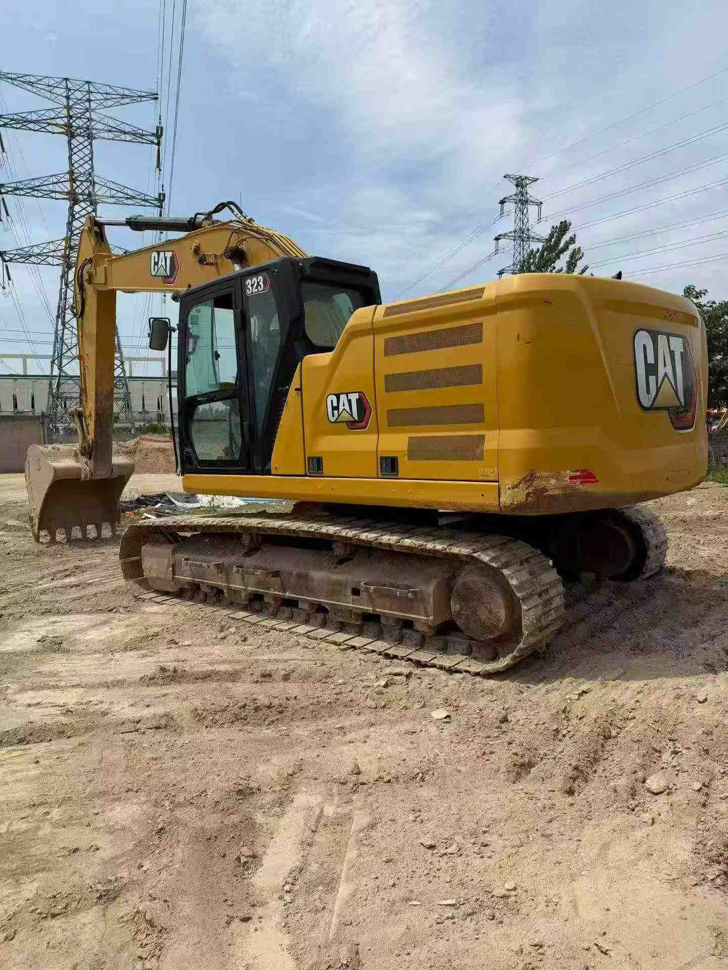 Buy Caterpillar 323 Used Excavator / 2