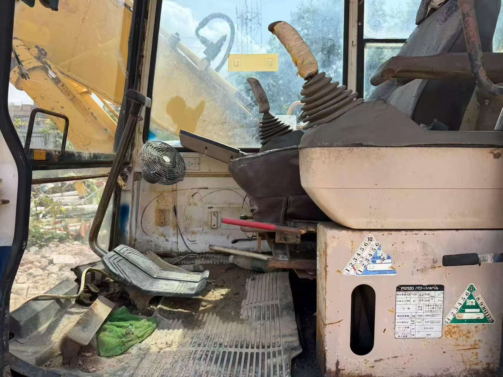 Buy Komatsu PC120-5 Used Excavator / 3