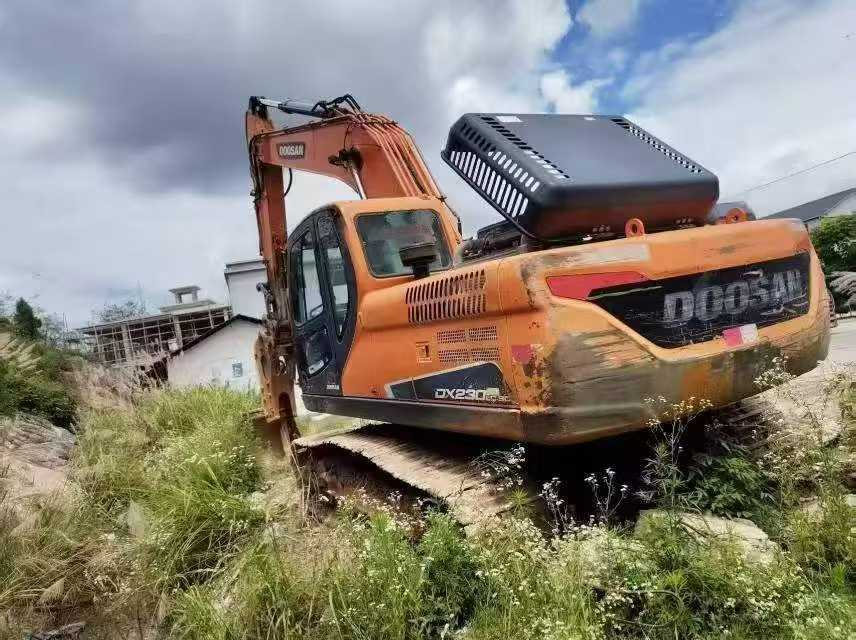 Buy Doosan DH215-7 Used Excavator / 6