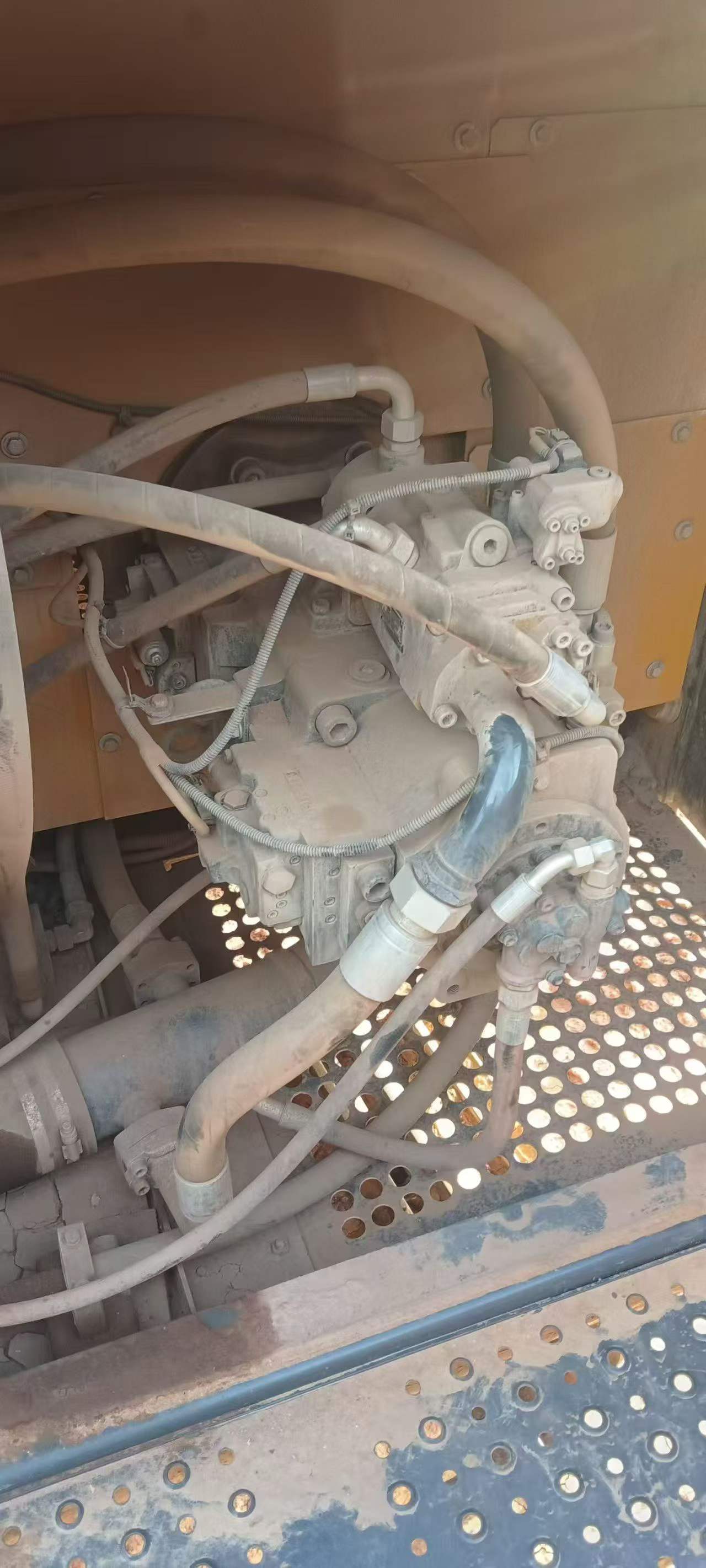 Buy XCMG XE650DP Used Excavator / 4