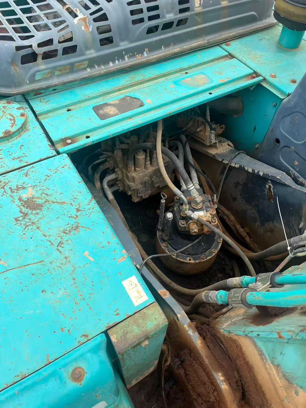 Buy Kobelco SK270D Used Excavator / 4