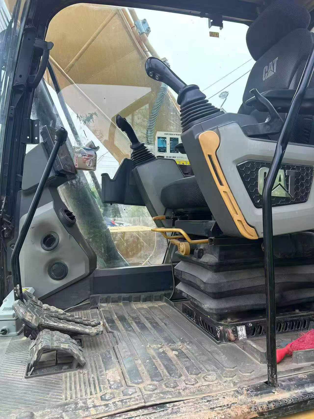 Buy Caterpillar 323 Used Excavator / 8