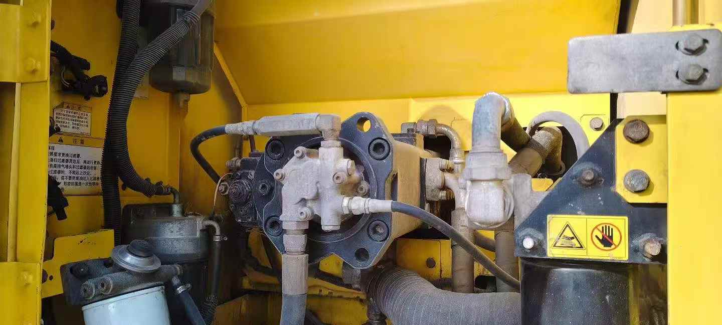 Buy Kobelco SK200 Used Excavator / 9