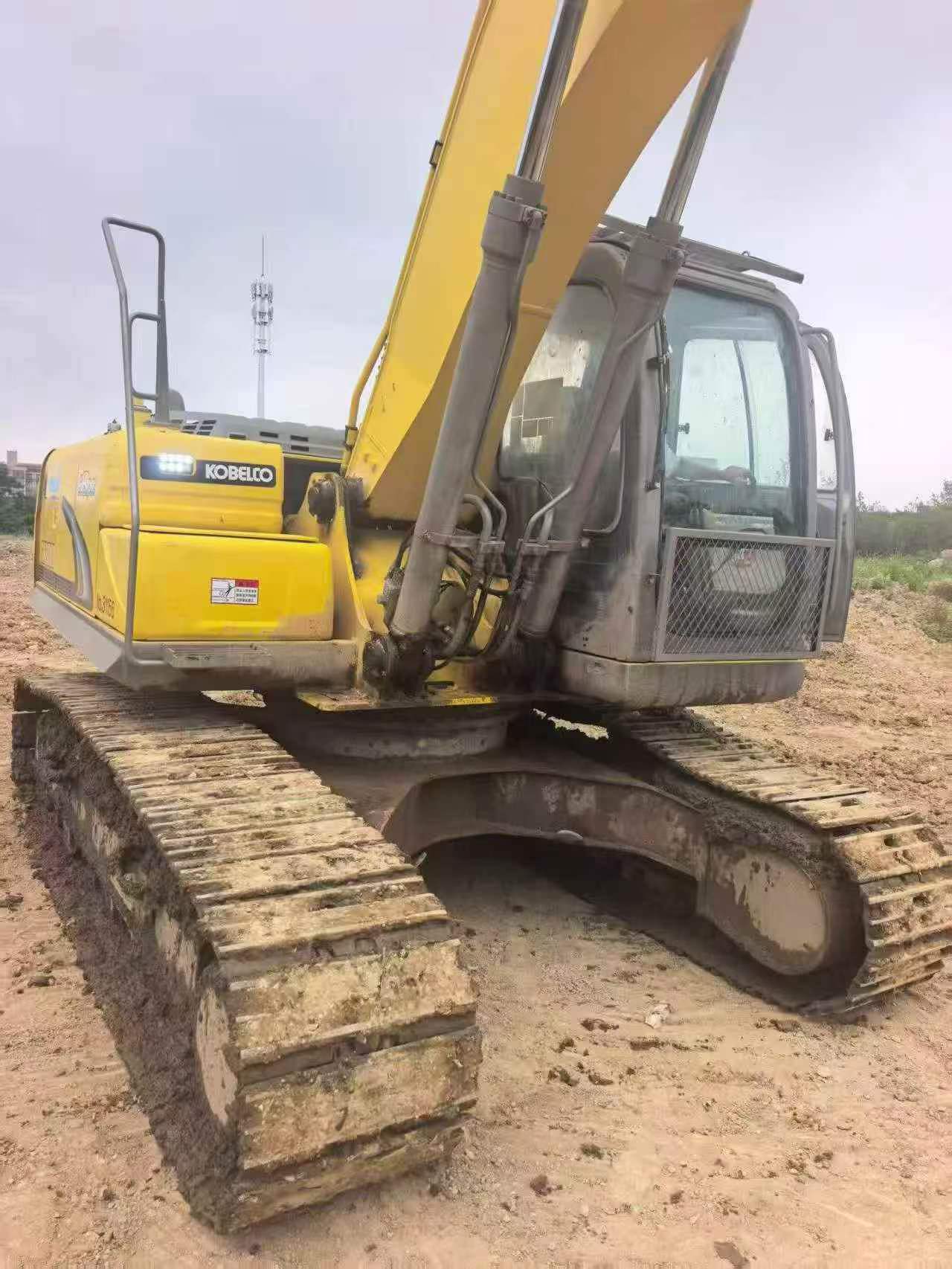 Buy Kobelco SK200-2 Used Excavator / 2