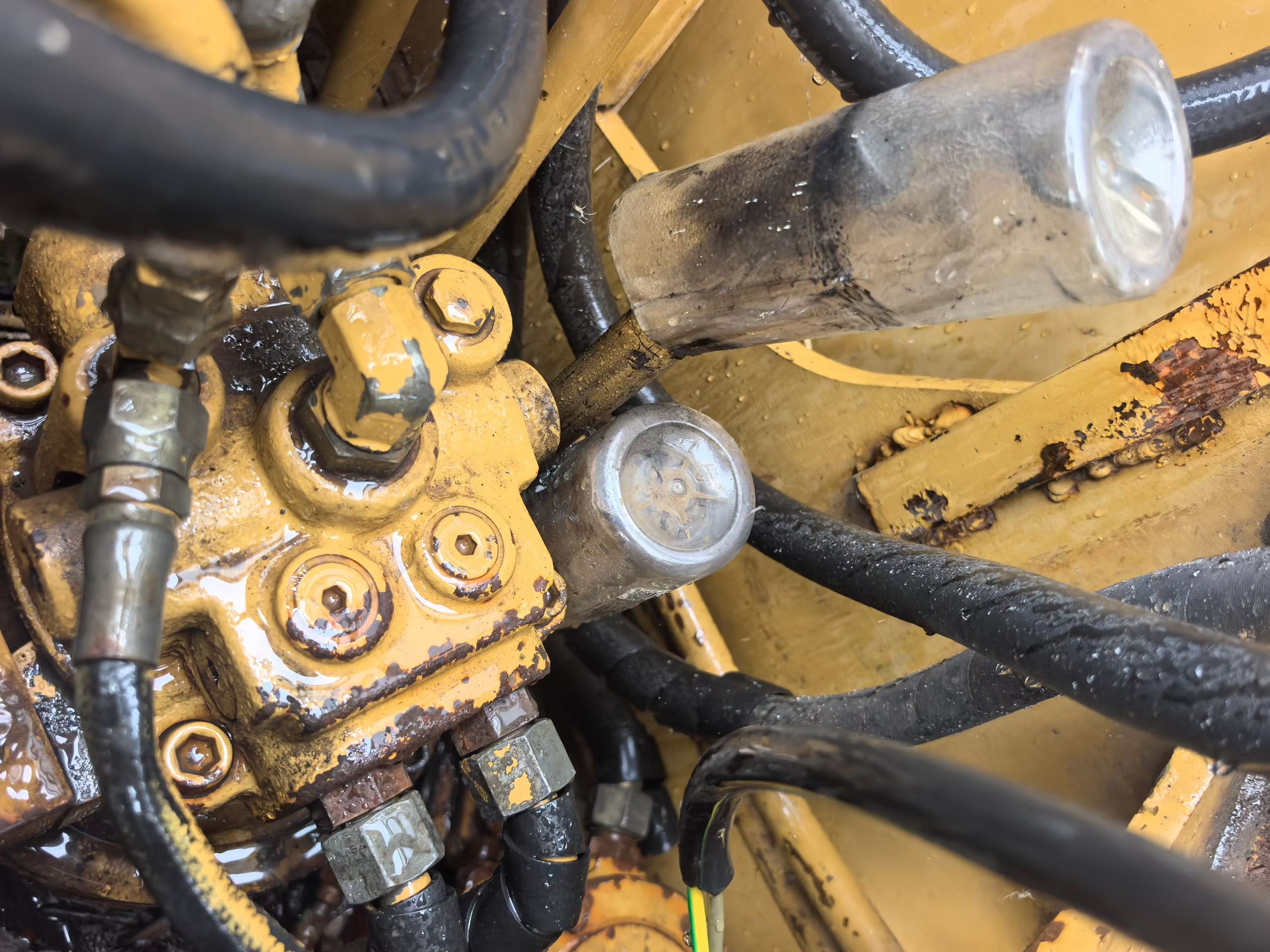 Buy Caterpillar 307B Used Excavator / 9