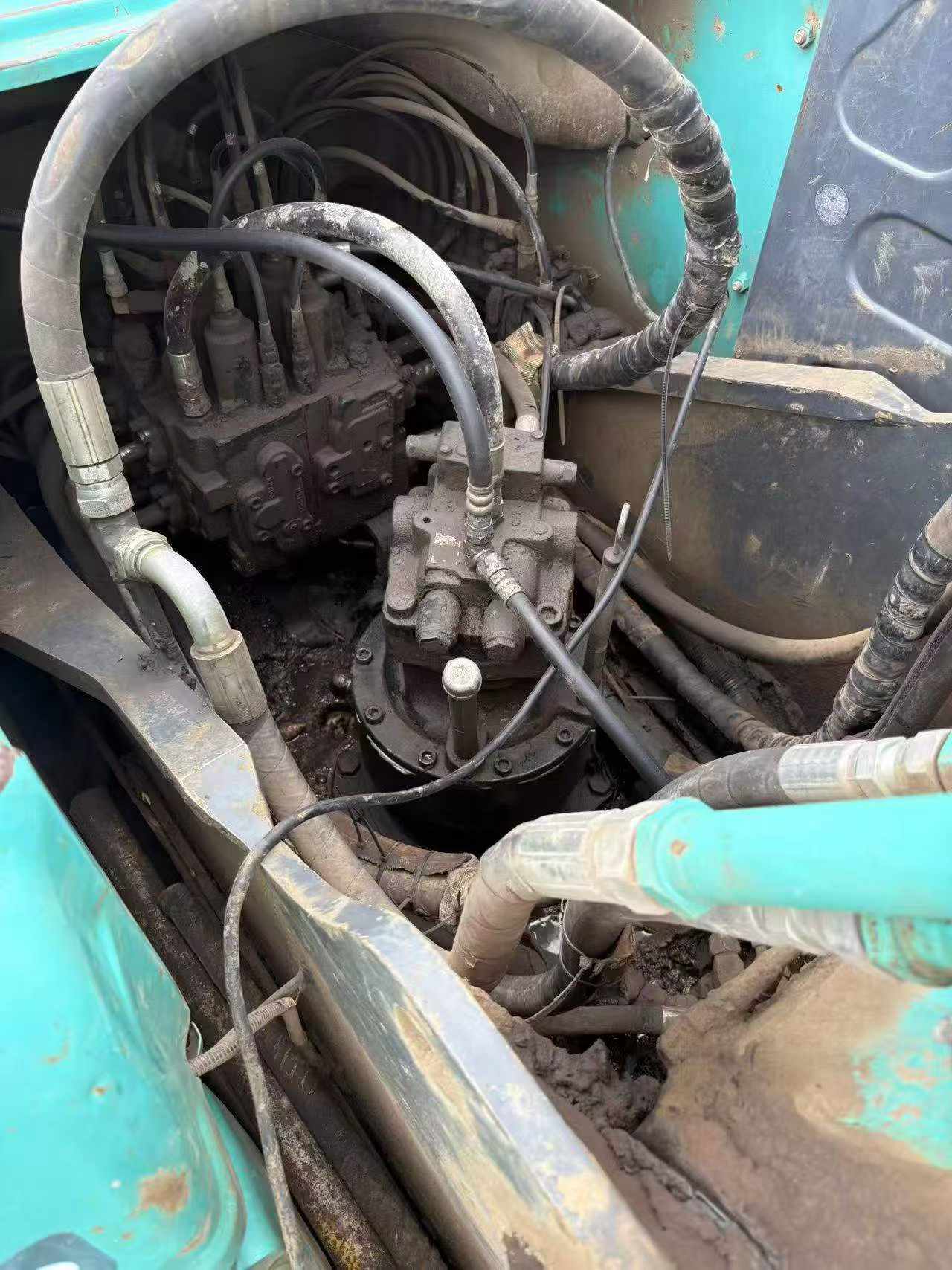 Buy Kobelco SK210 Used Excavator / 4