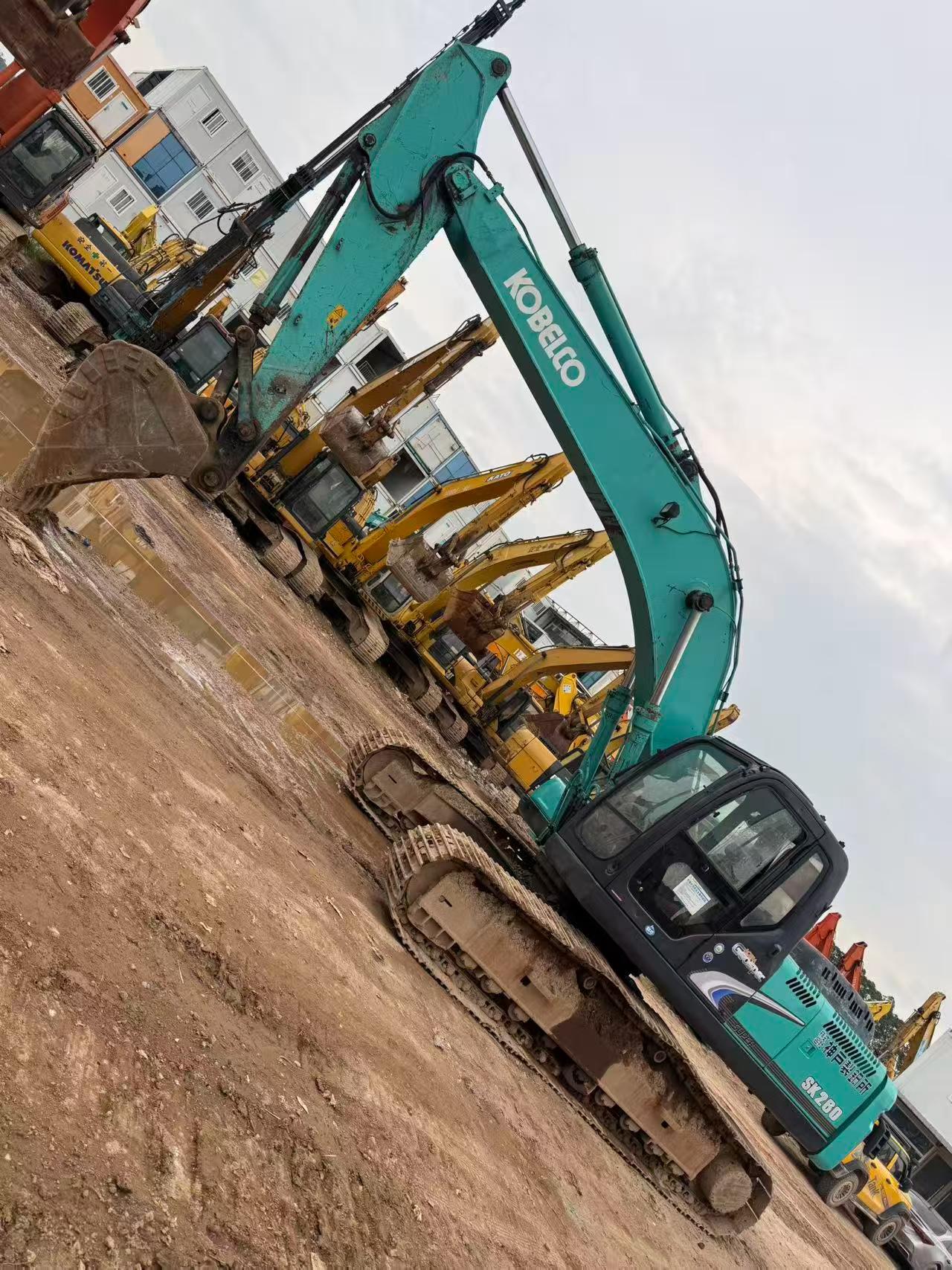 Buy Kobelco SK260LC-8 Used Excavator / 3