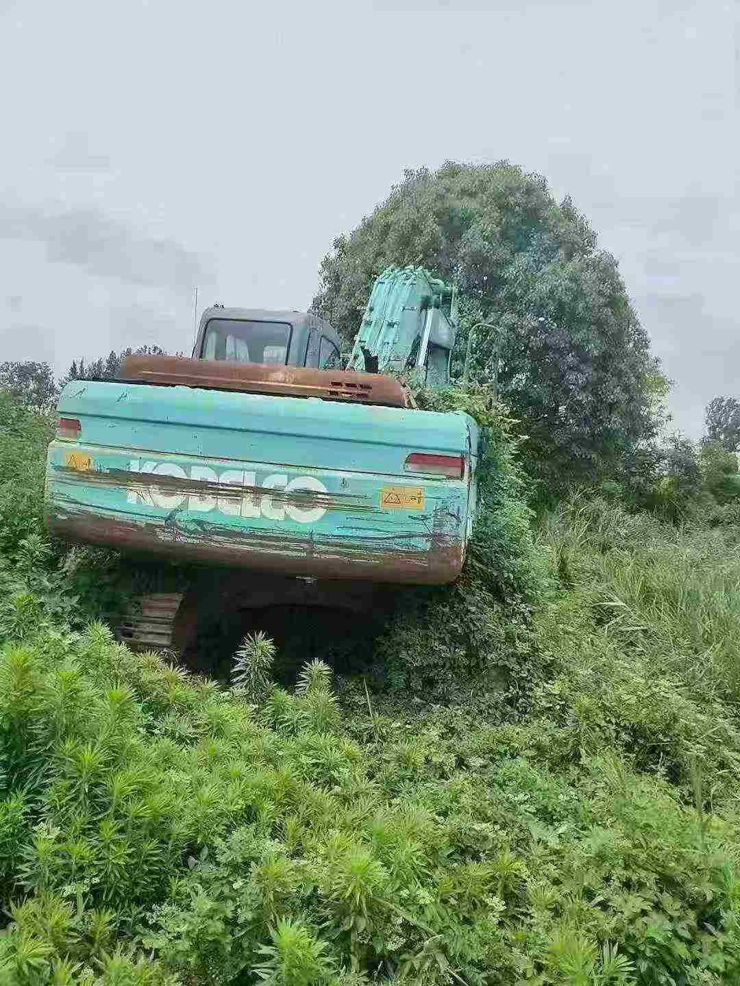 Buy Kobelco SK200 Used Excavator / 2