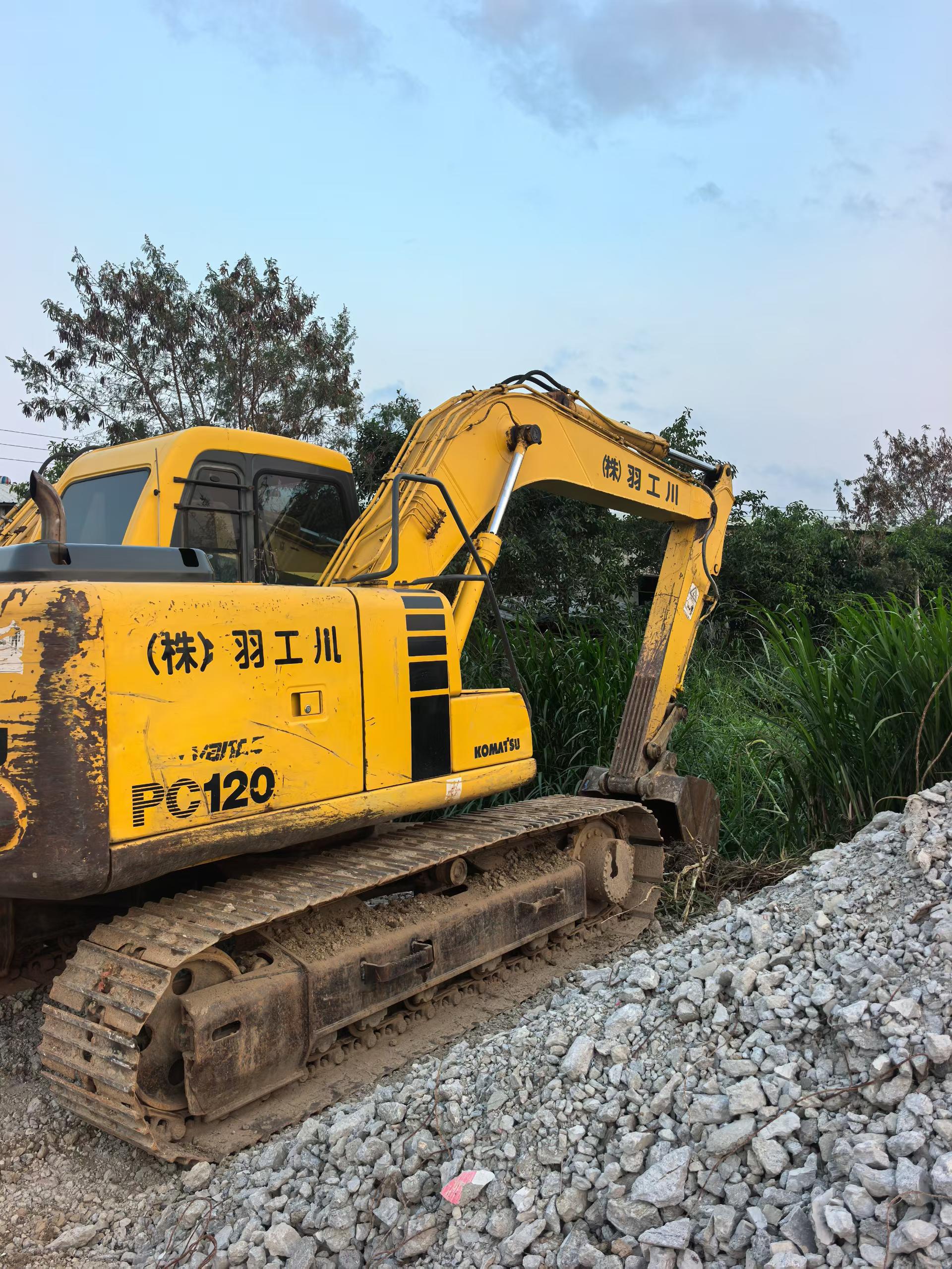 Buy Komatsu PC100-6 Used Excavator / 2