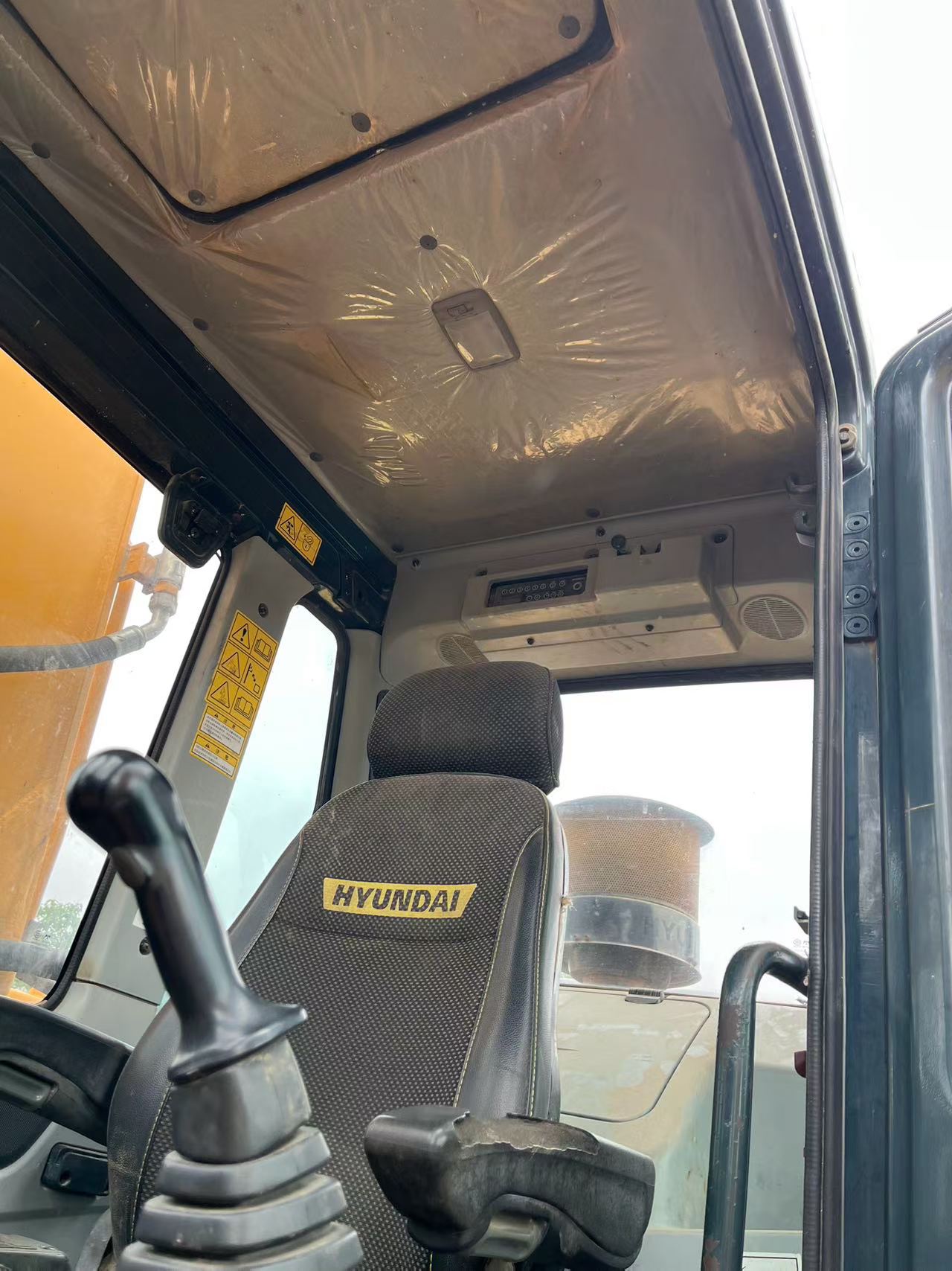 Buy Hyundai R215-7 Used Excavator / 6