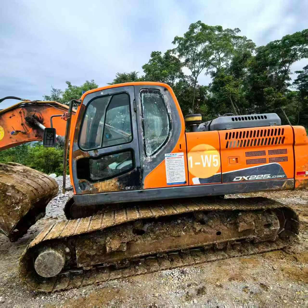 Buy Doosan DH225-9 Used Excavator / 7
