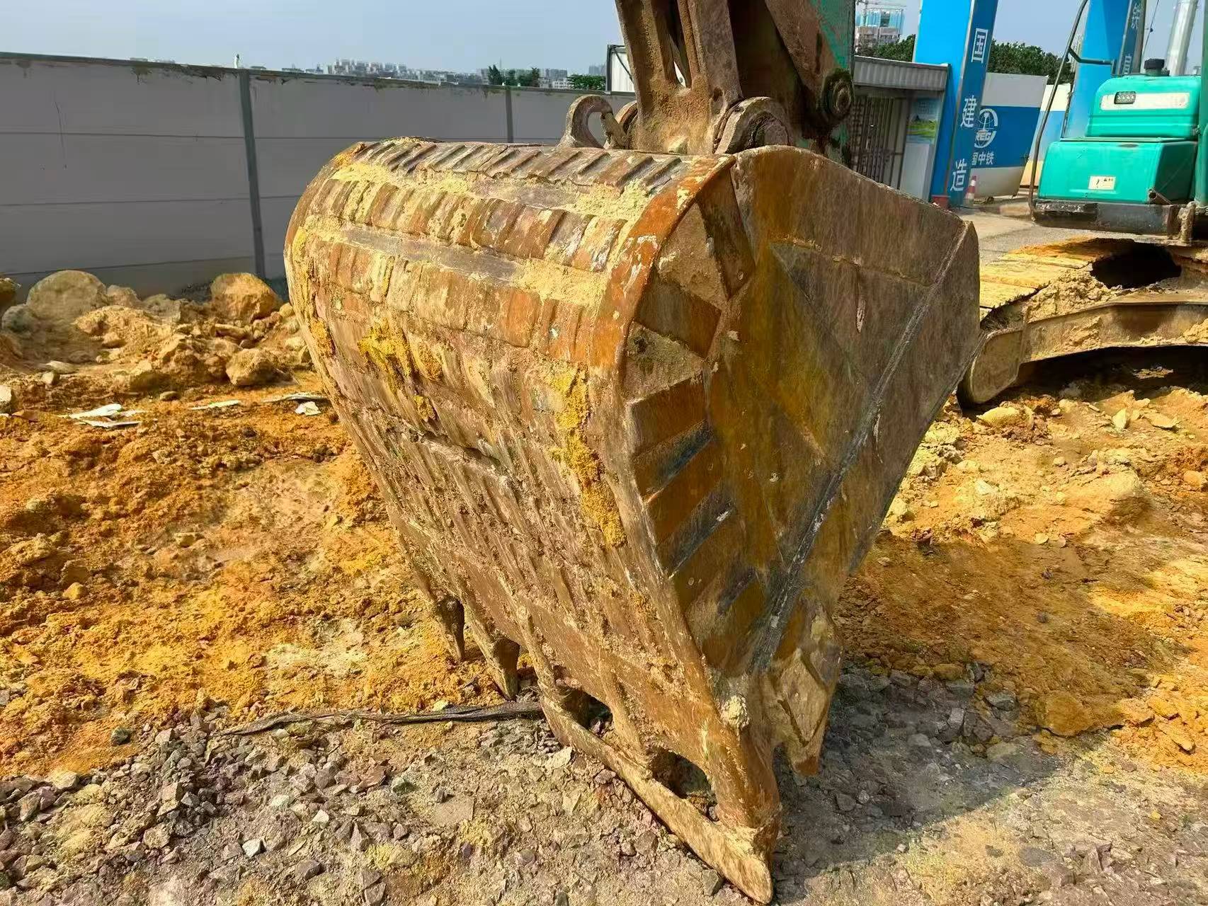 Buy Kobelco SK260 Used Excavator / 7