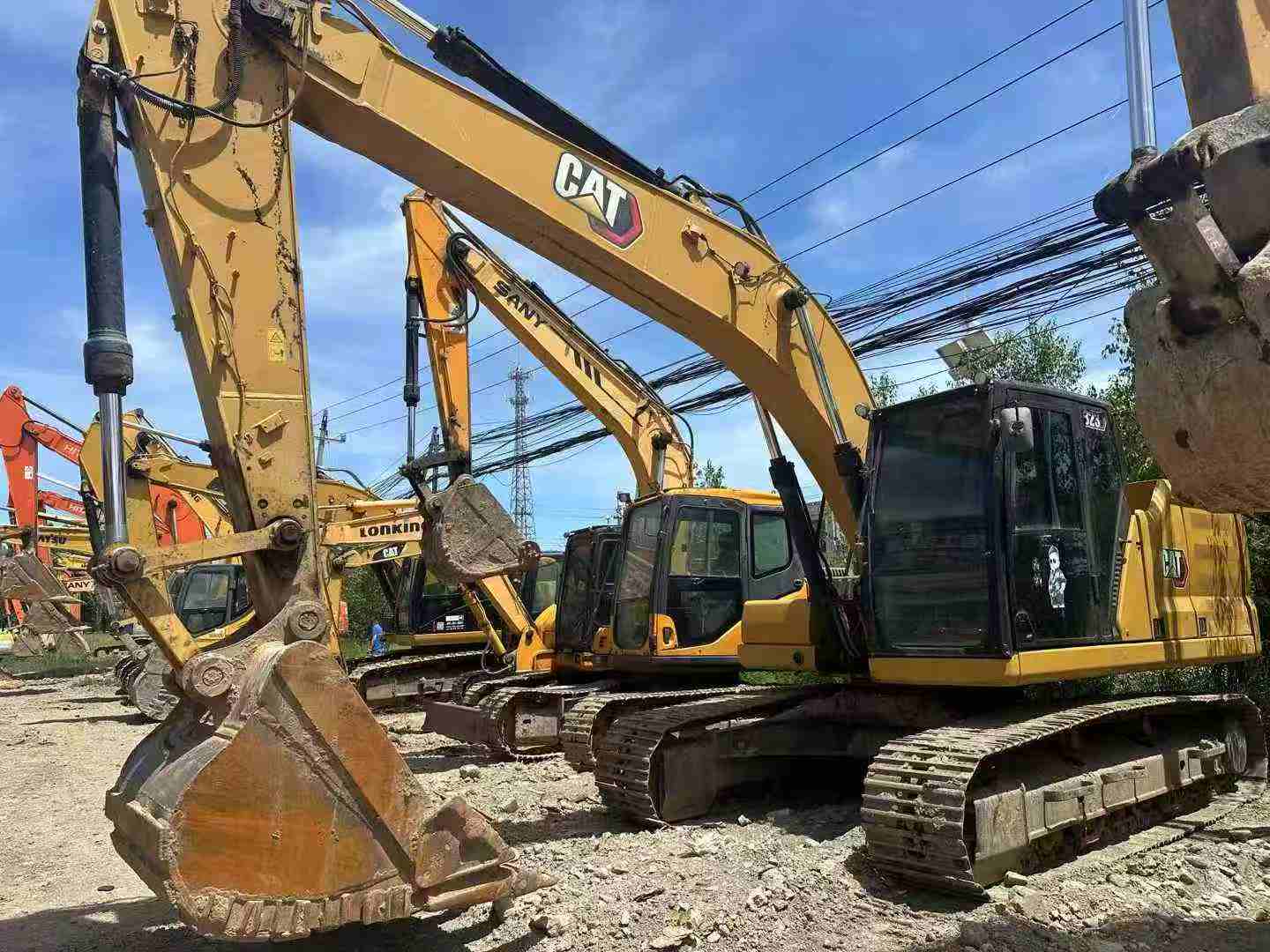 Buy Caterpillar 323 Used Excavator / 10