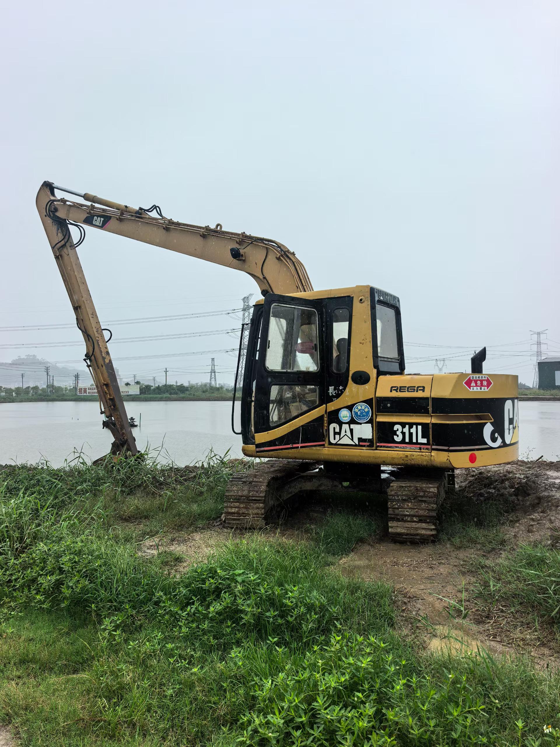 Buy Caterpillar 307B Used Excavator / 2