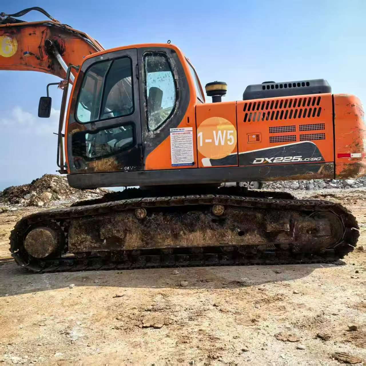 Buy Doosan DH225-9 Used Excavator / 2