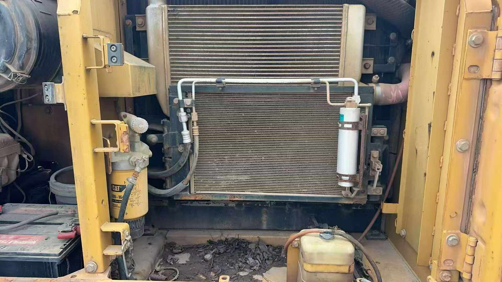 Buy Caterpillar 323DL Used Excavator / 9