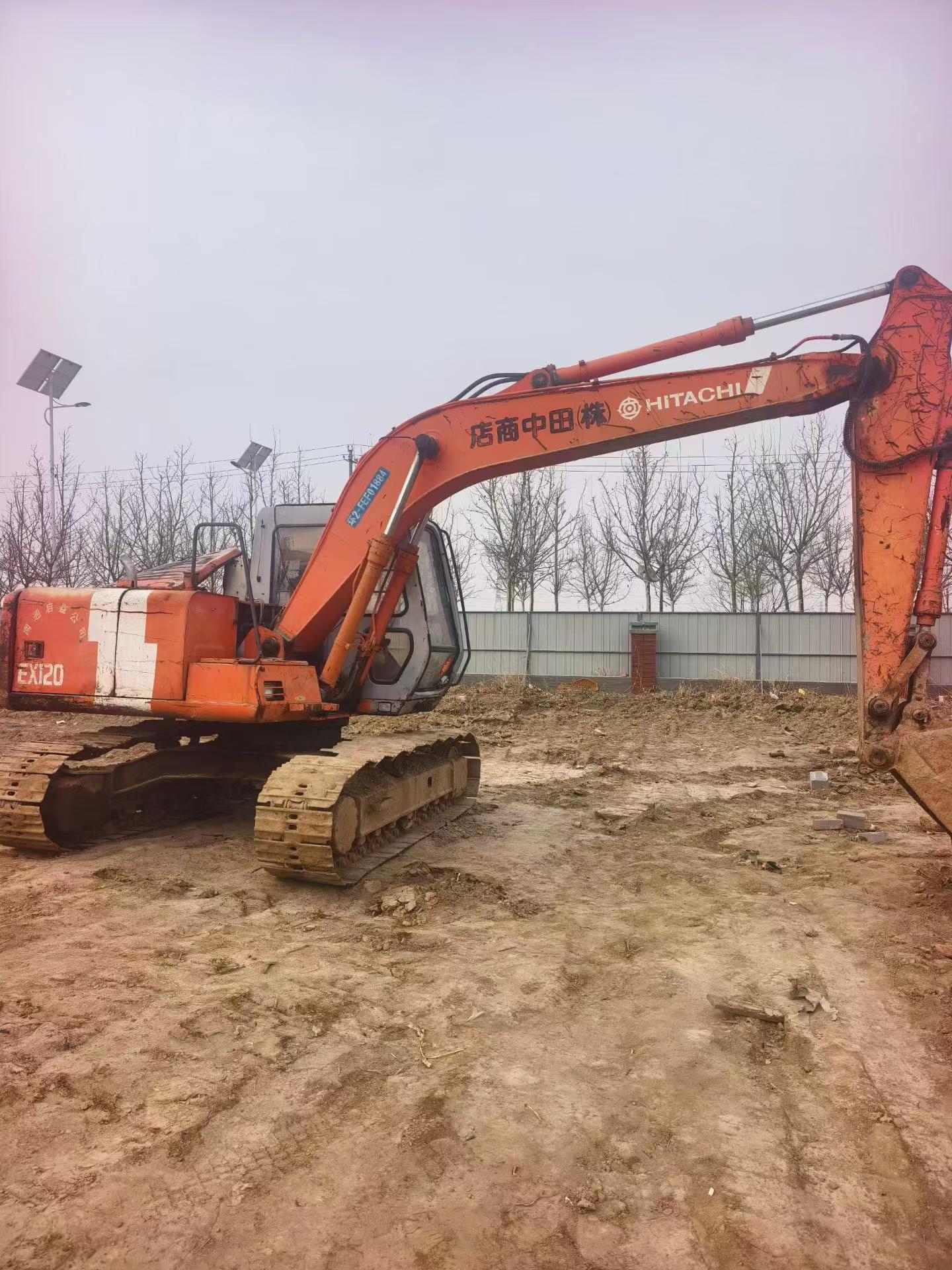Buy Hitachi EX120-2 Used Excavator / 2