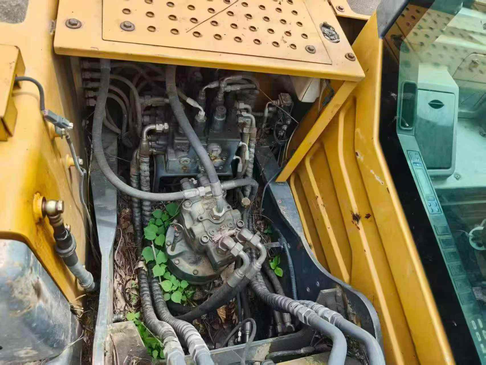 Buy XCMG XE150 Used Excavator / 8