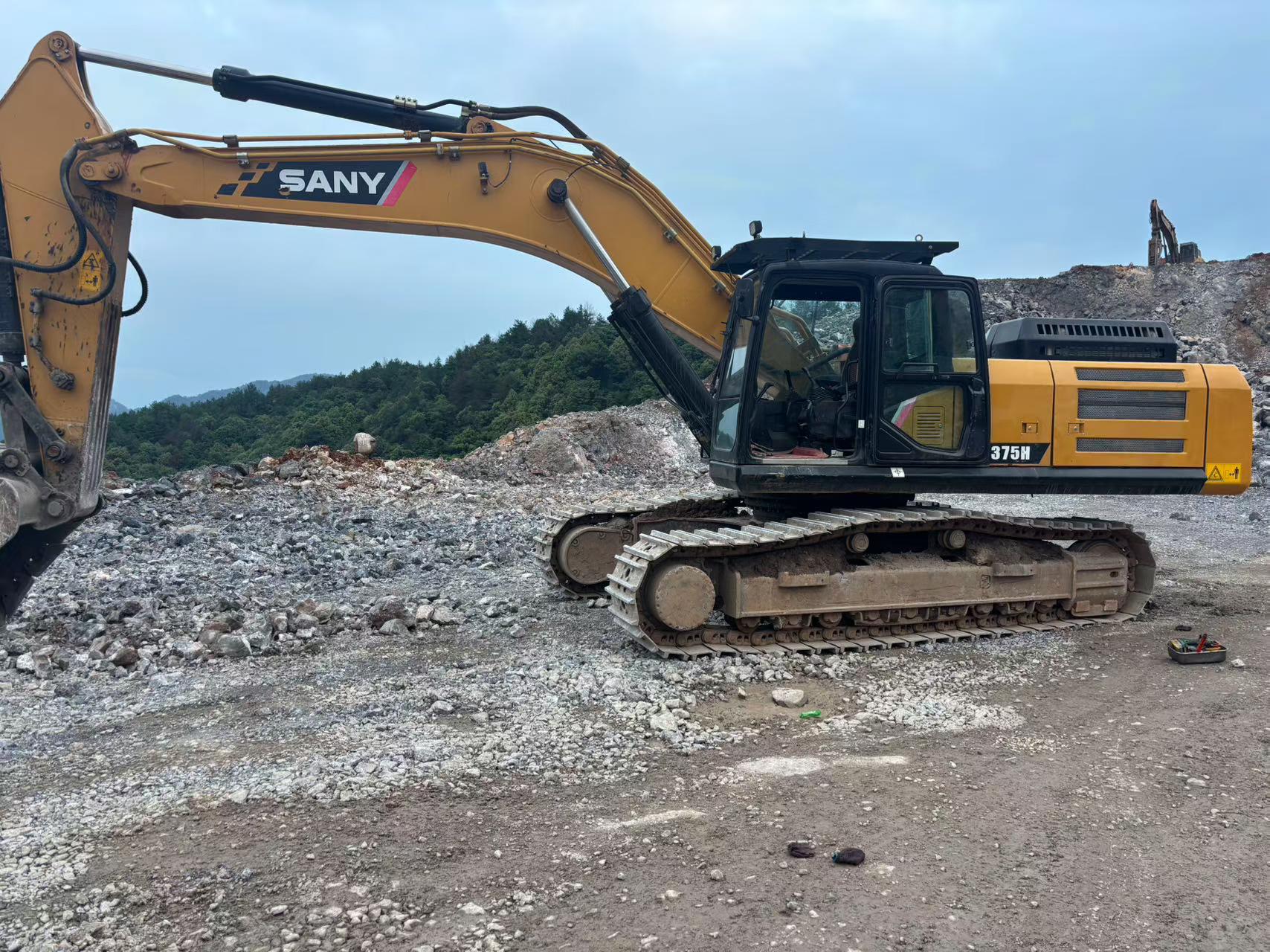 Buy Sany SY375H Used Excavator / 2