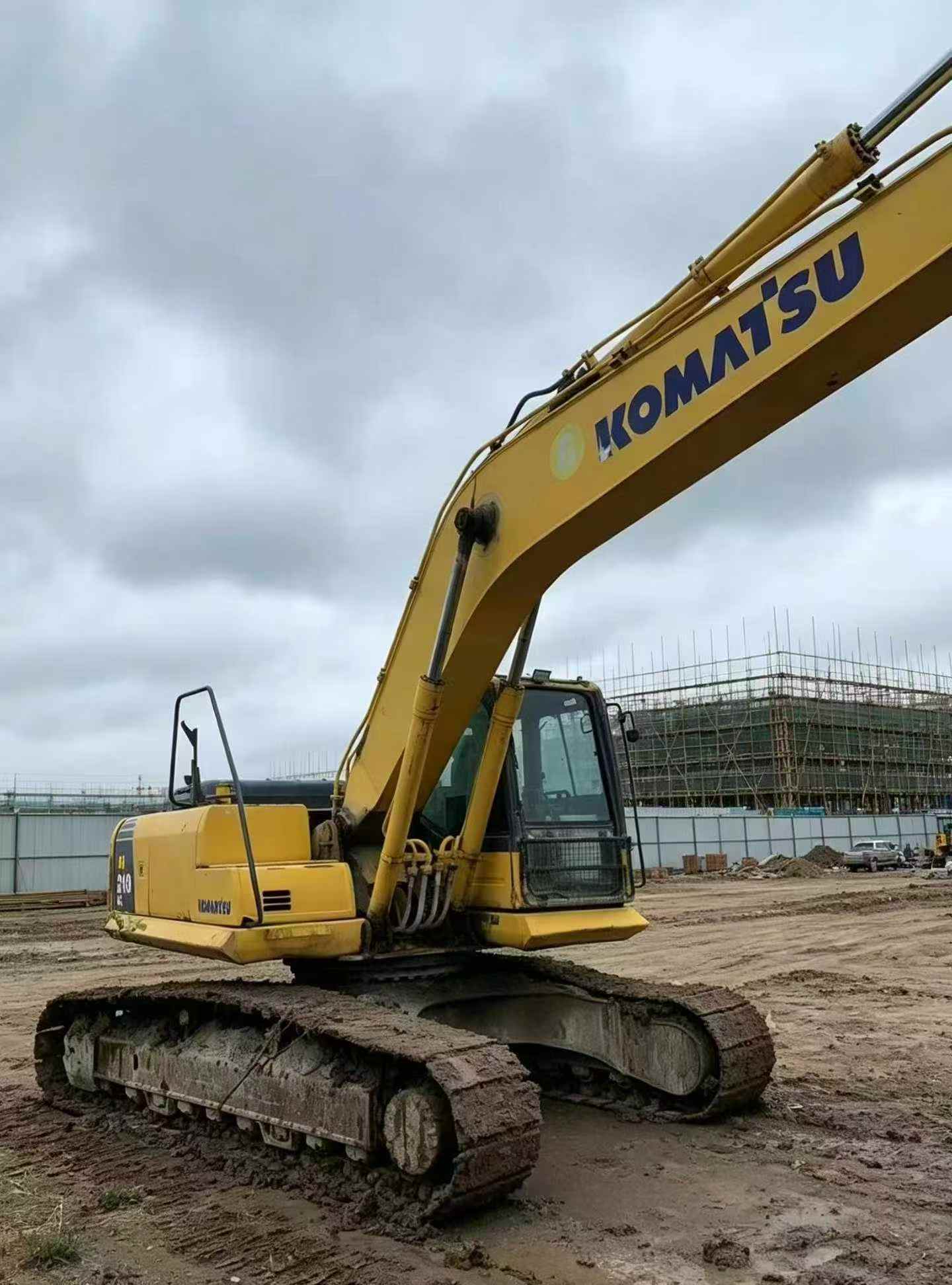 Buy Komatsu PC210LC-8 Used Excavator / 3