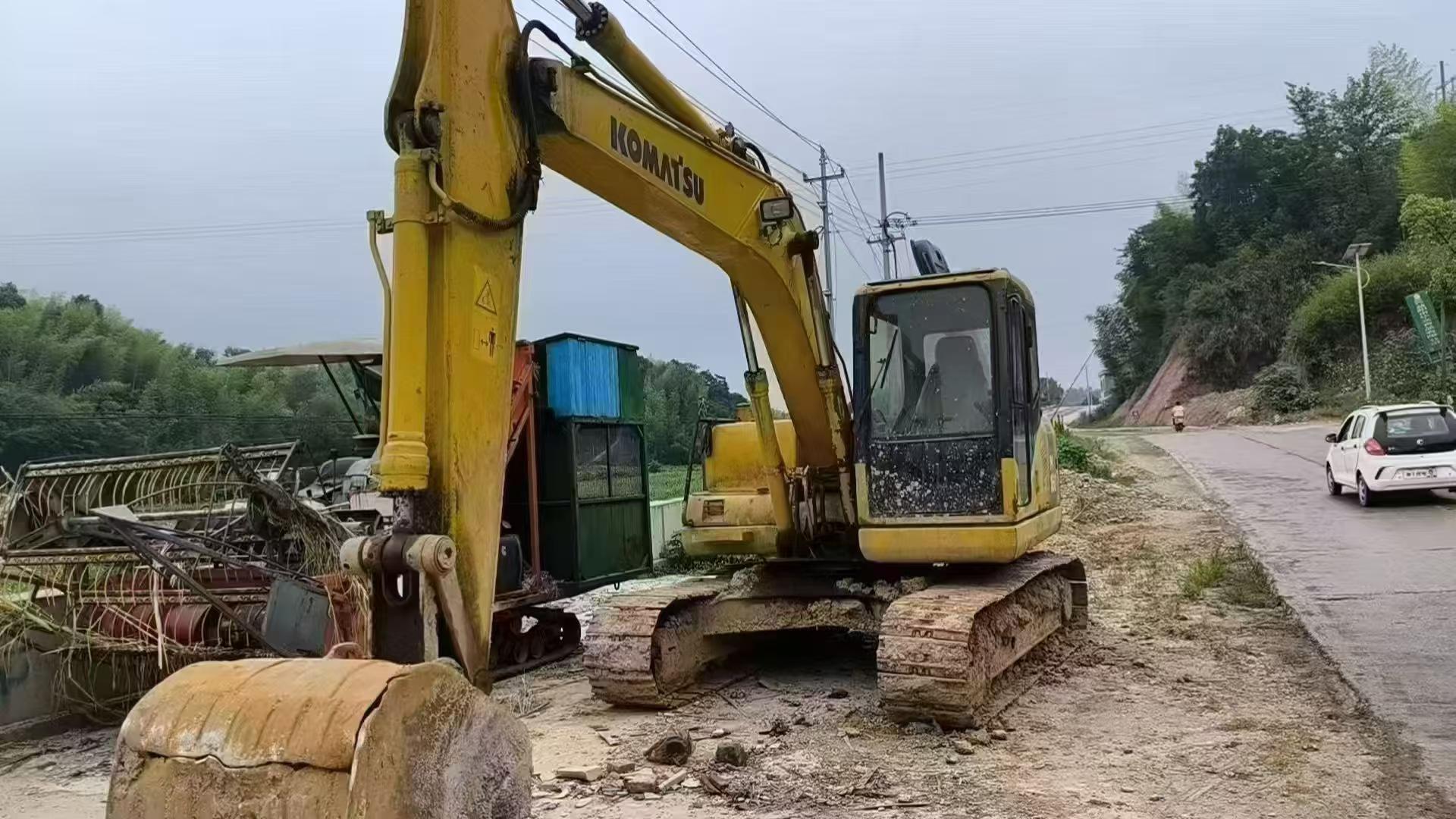 Buy Komatsu PC130-7 Used Excavator / 3