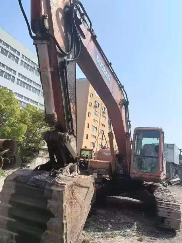 Buy Doosan DH220 Used Excavator / 4